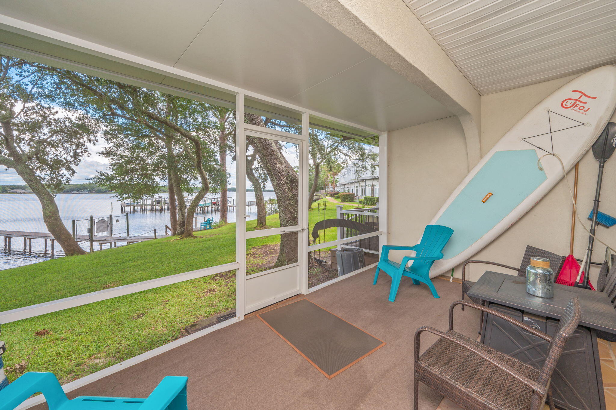 HIDDEN BAY VILLAGE - Residential