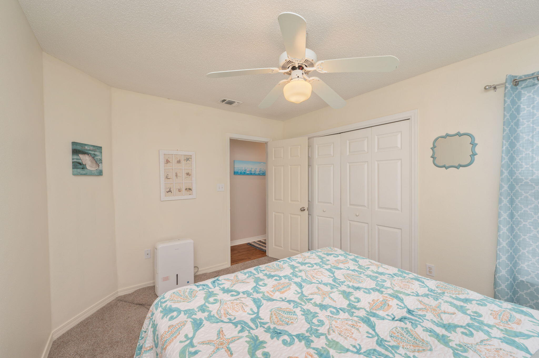 HIDDEN BAY VILLAGE - Residential
