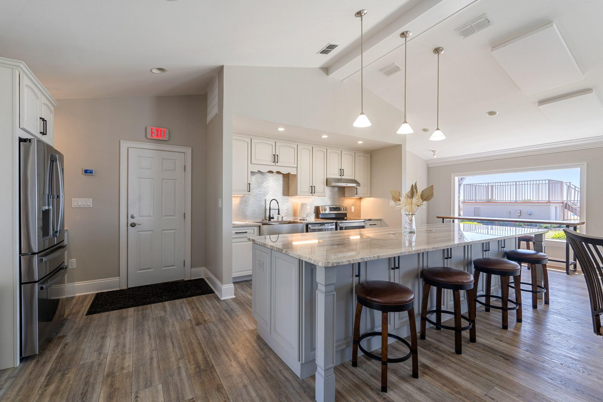 LANDMARK CONDO - Residential