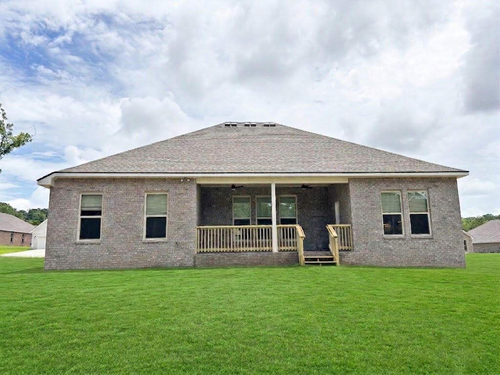 YOUNG OAKS - Residential