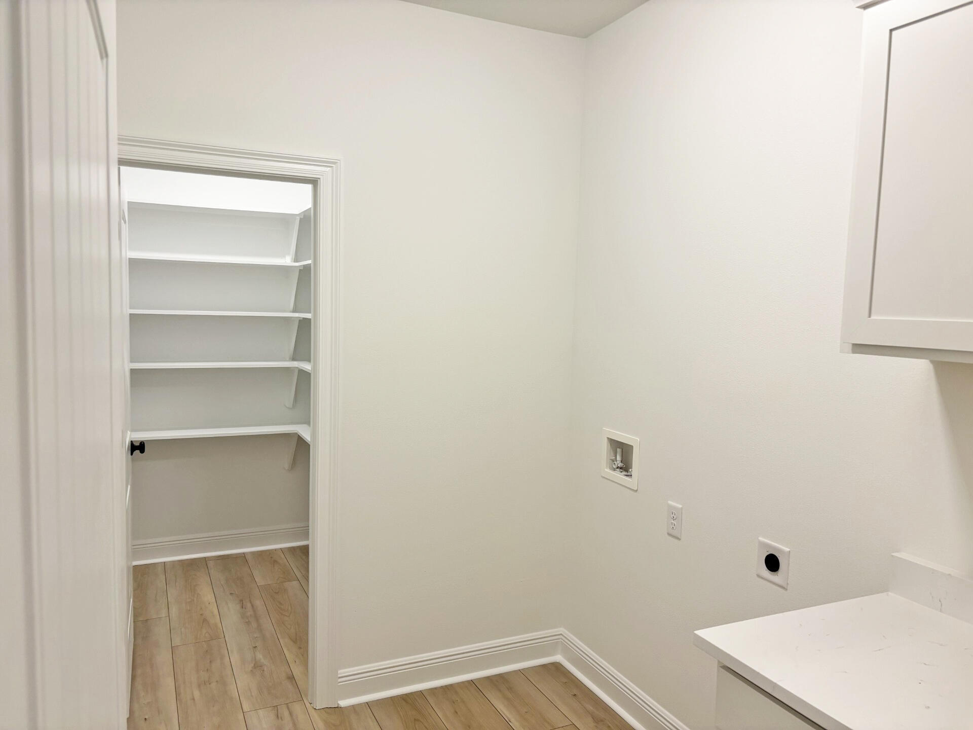YOUNG OAKS - Residential