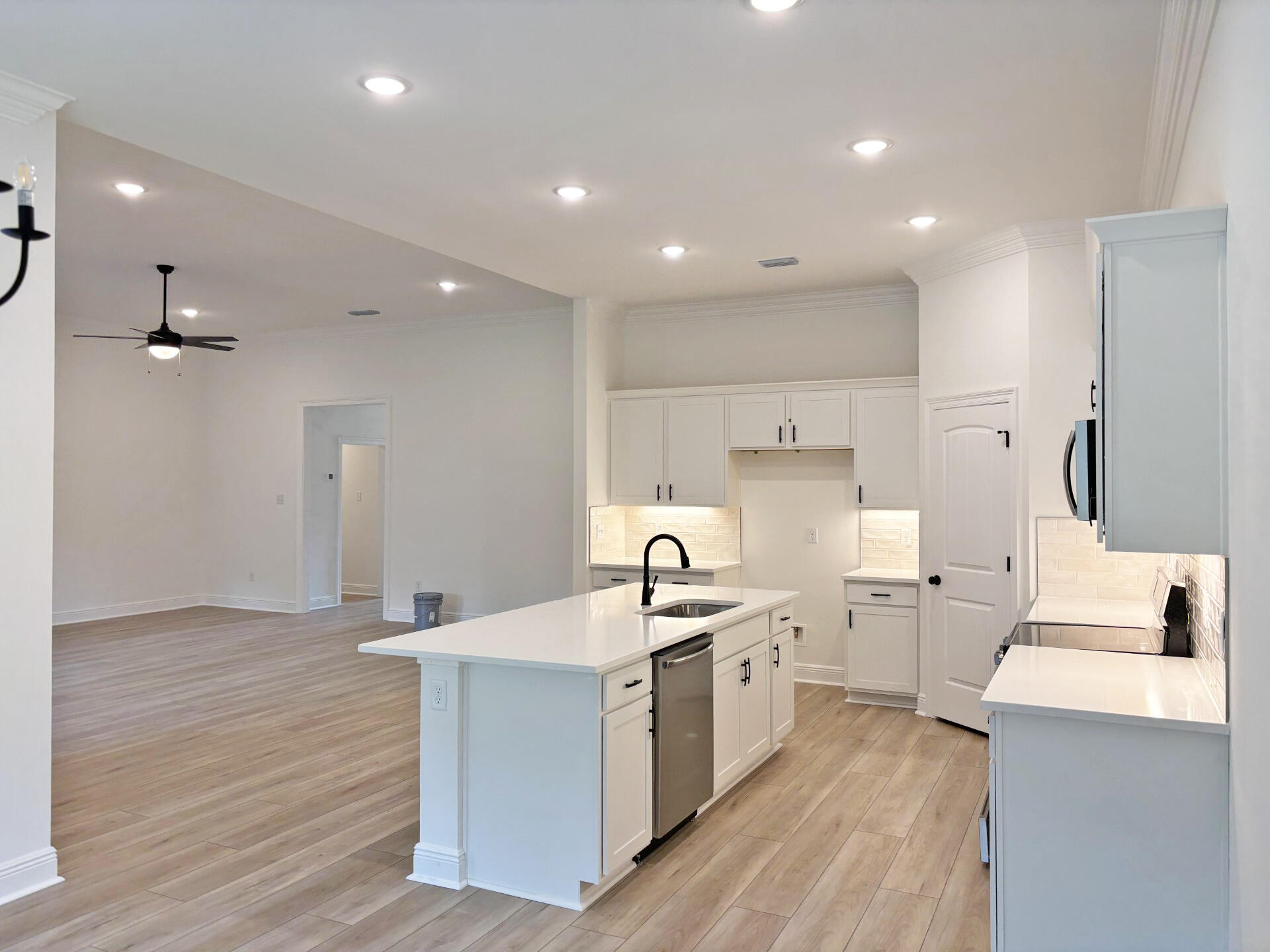 YOUNG OAKS - Residential