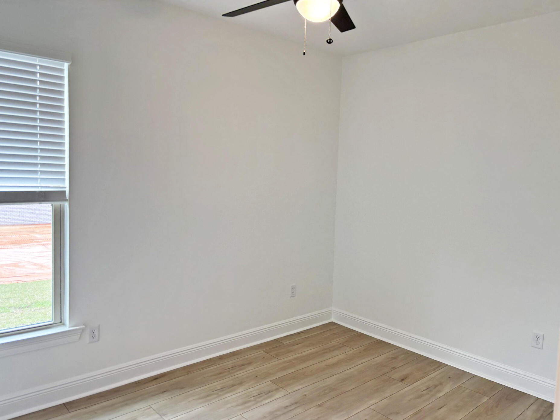YOUNG OAKS - Residential