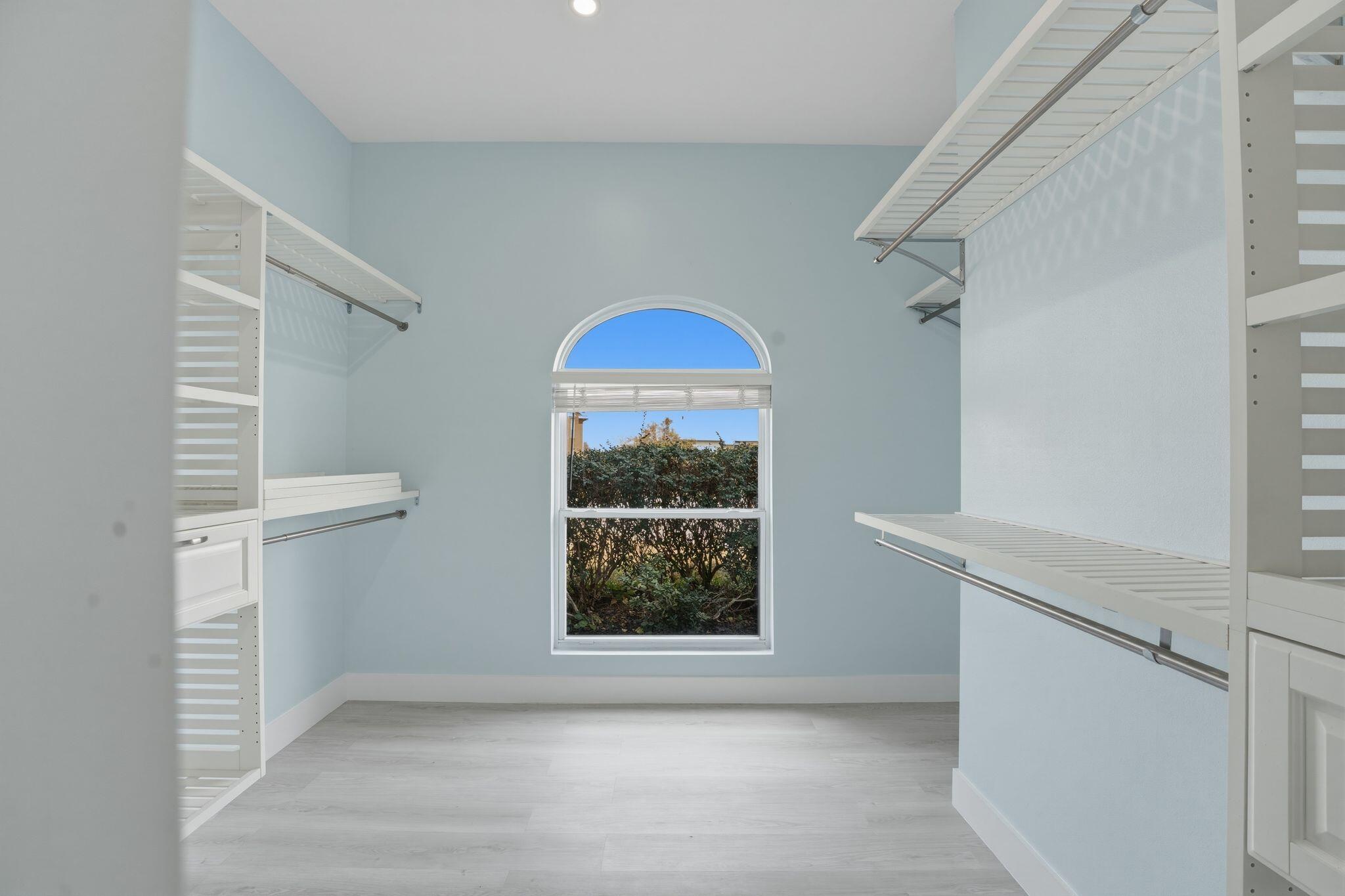 COUNTRY CLUB HARBOUR ESTATES - Residential