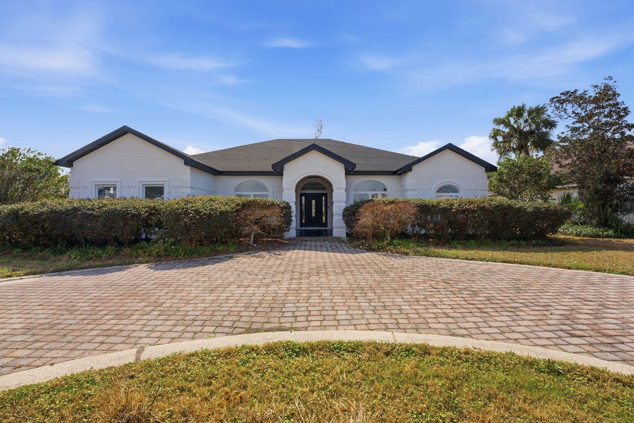 COUNTRY CLUB HARBOUR ESTATES - Residential