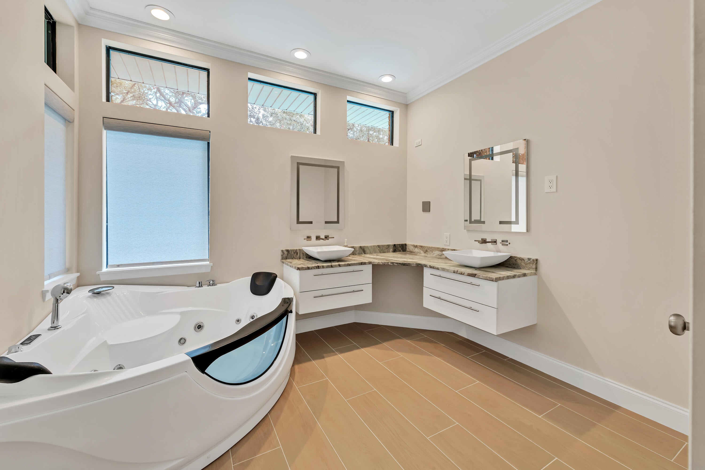 WINDWARD PH 3 - Residential