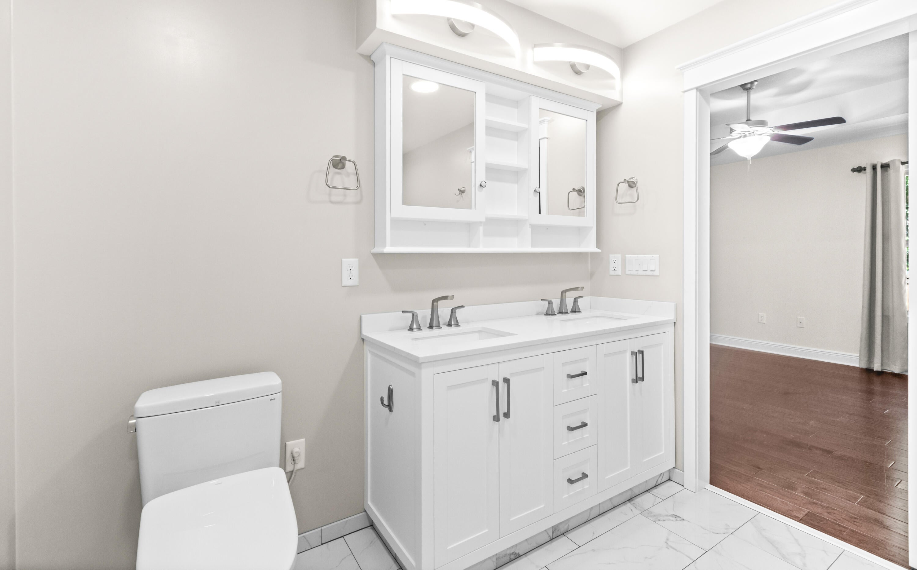 EAGLE BAY - Residential Lease