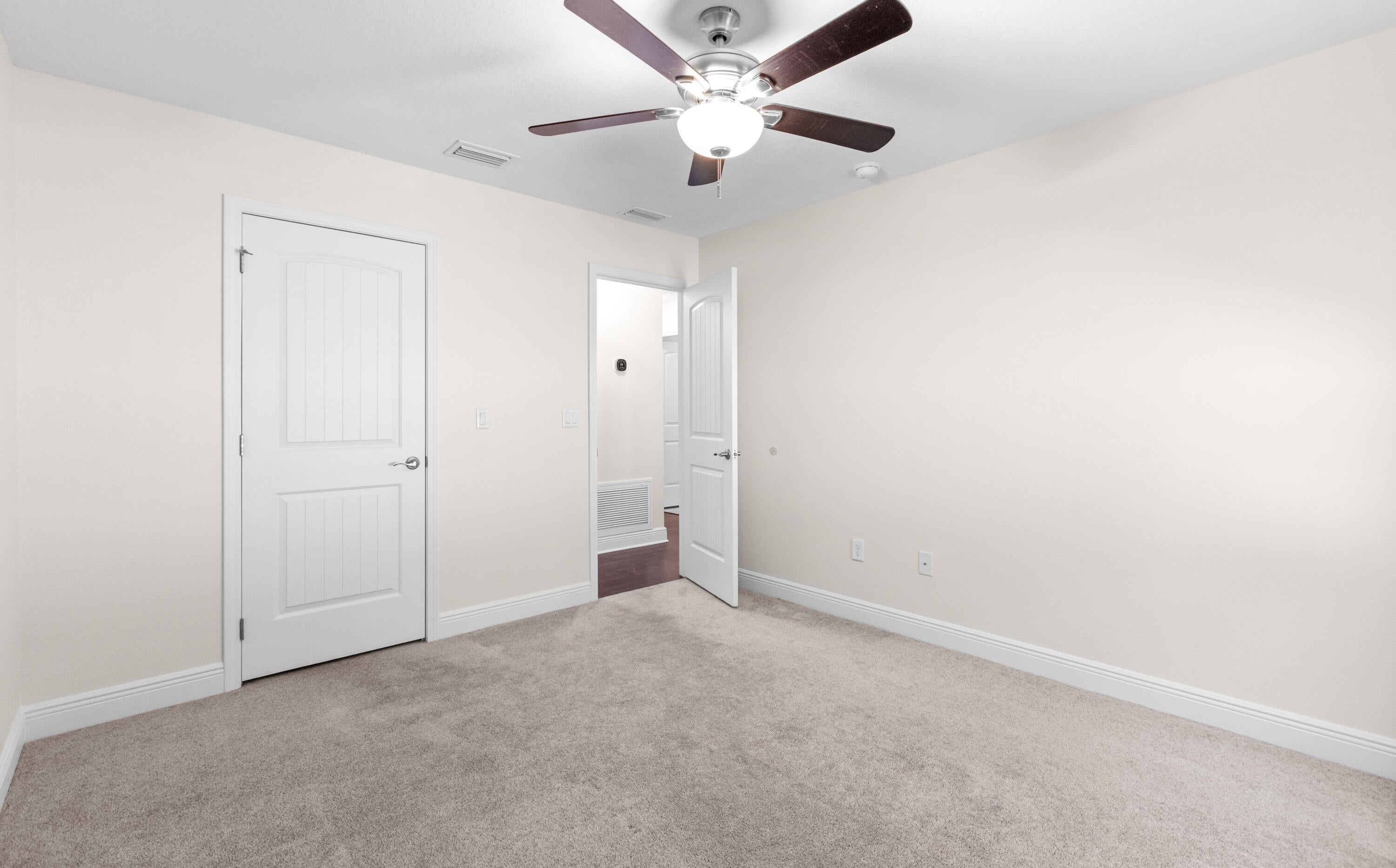 EAGLE BAY - Residential Lease