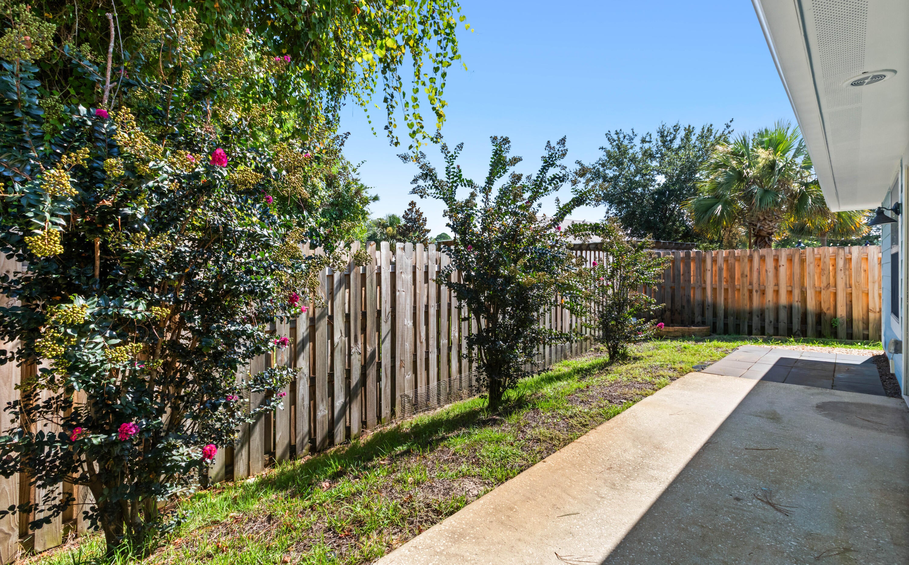 EAGLE BAY - Residential Lease