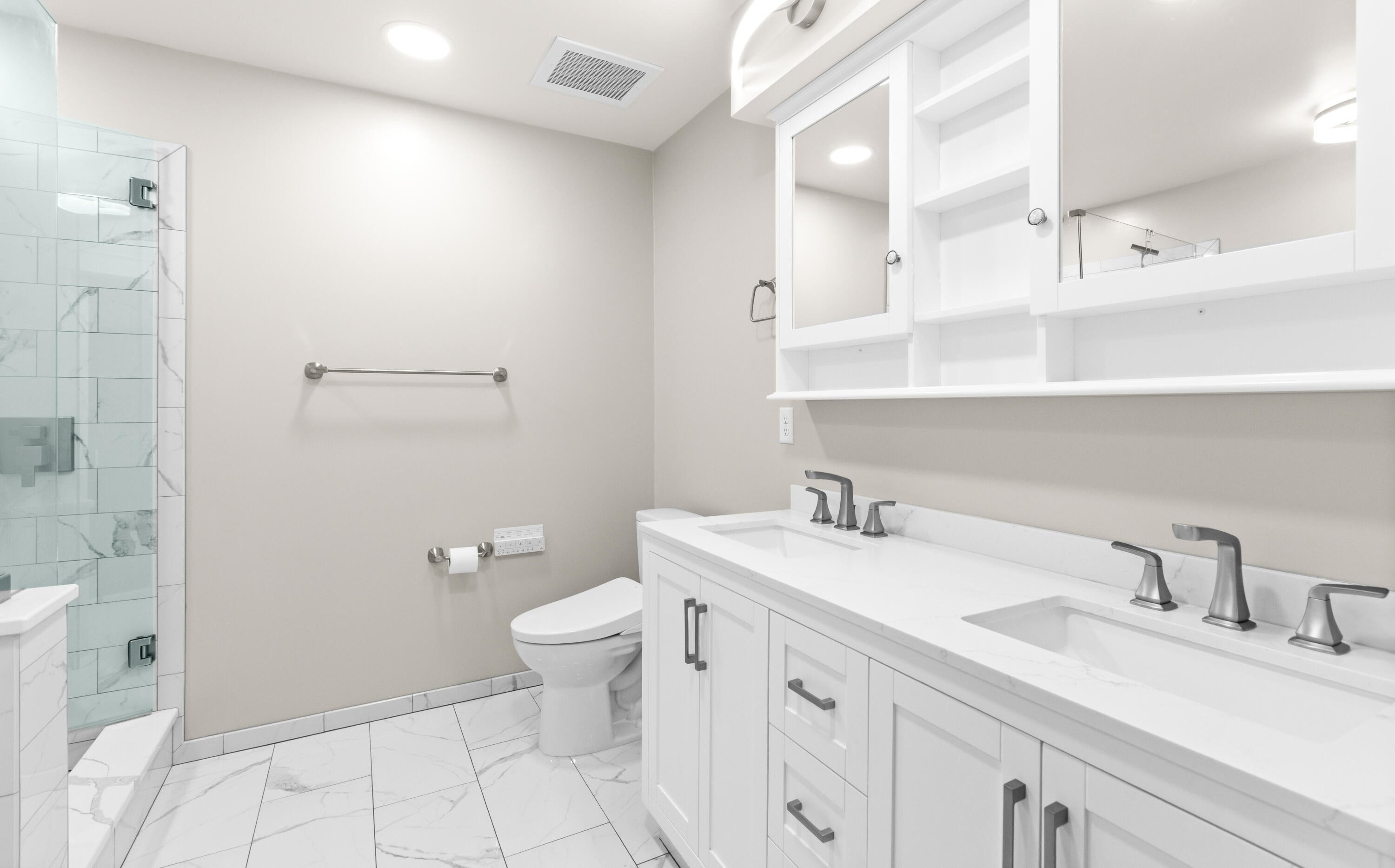 EAGLE BAY - Residential Lease