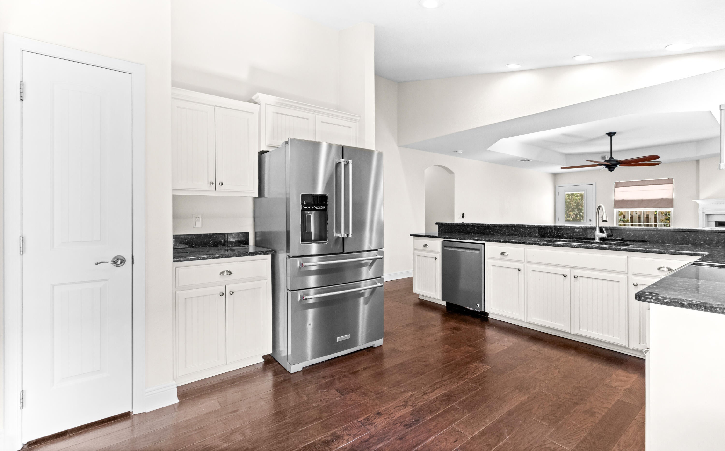 EAGLE BAY - Residential Lease