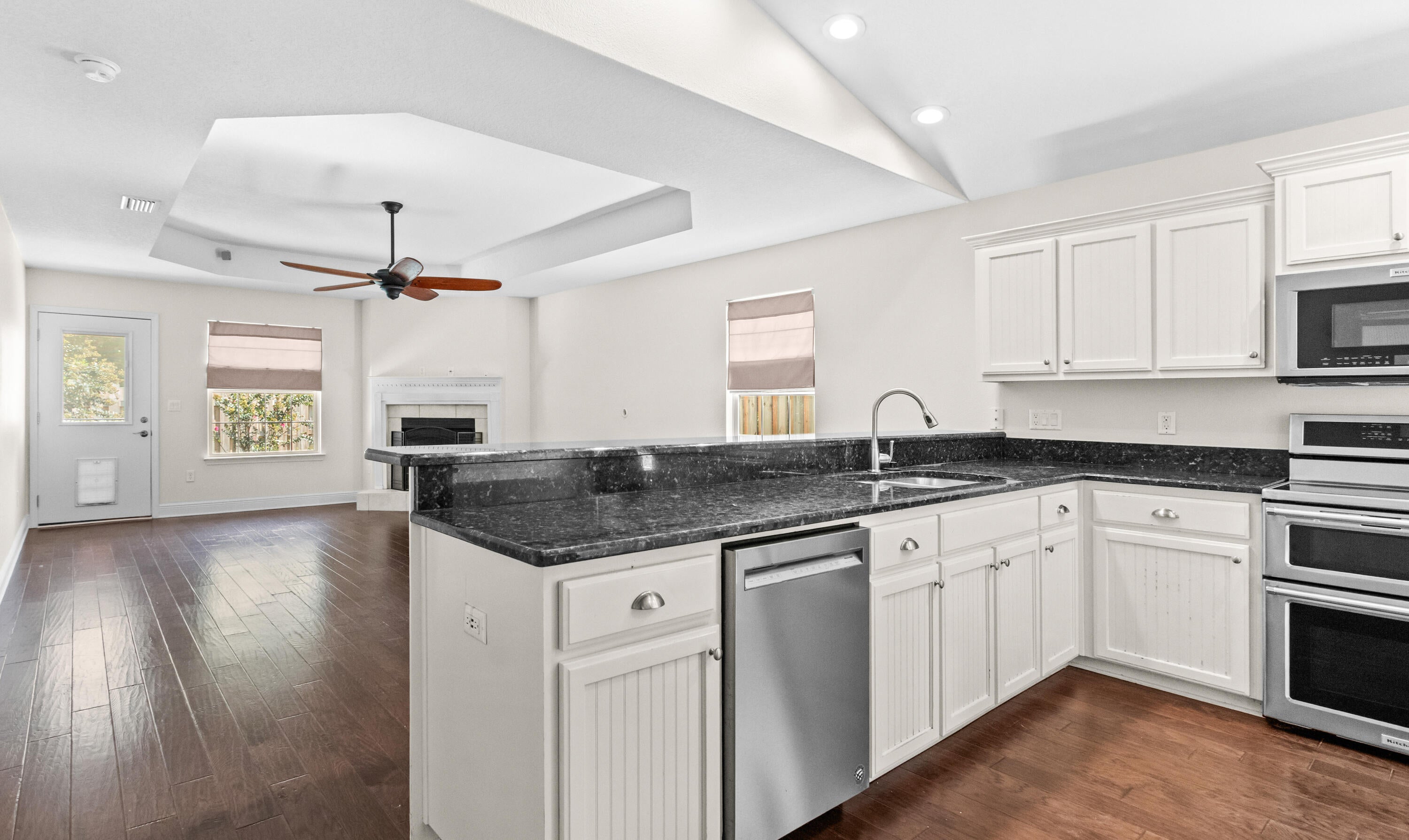 EAGLE BAY - Residential Lease
