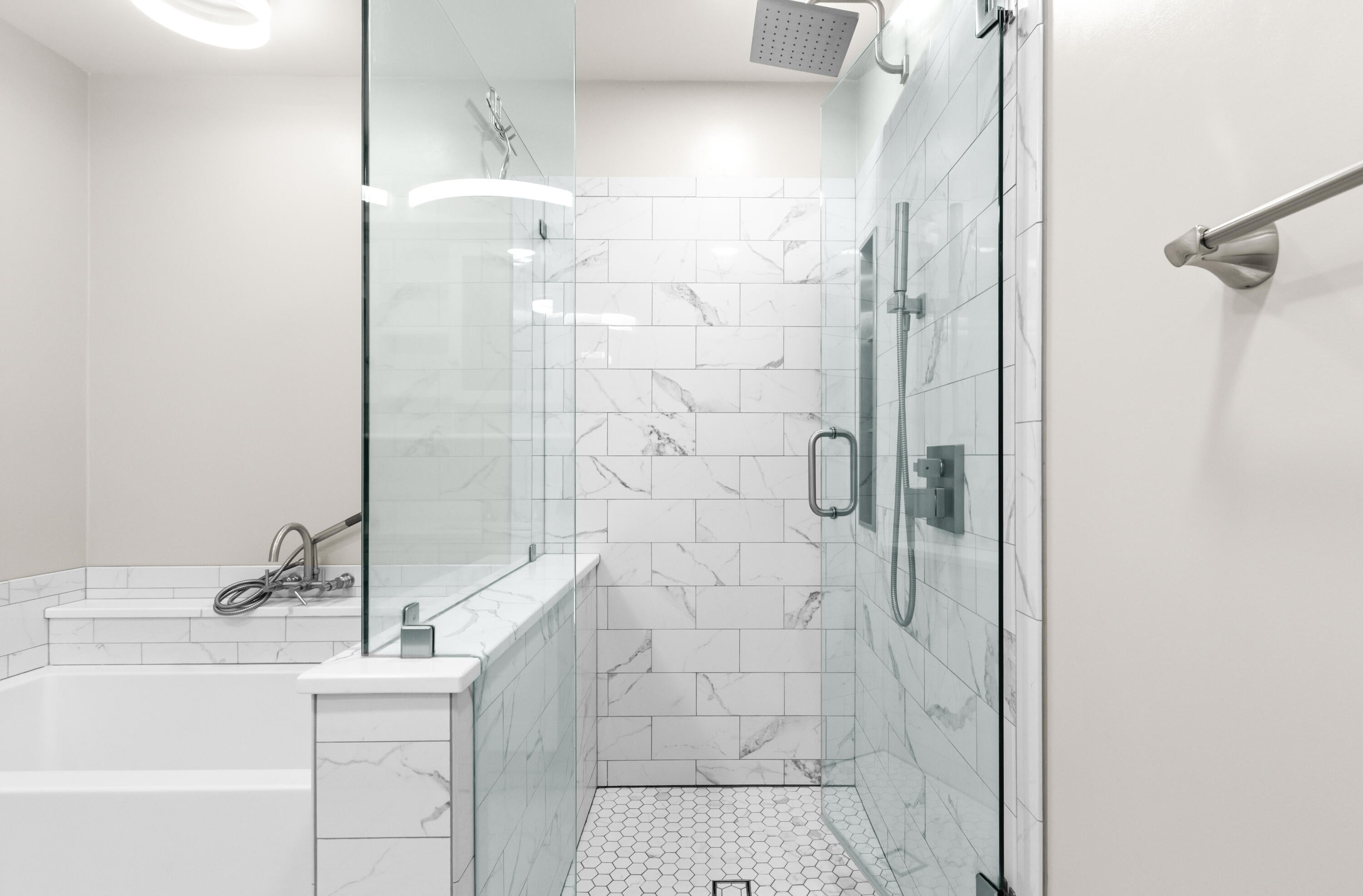 EAGLE BAY - Residential Lease