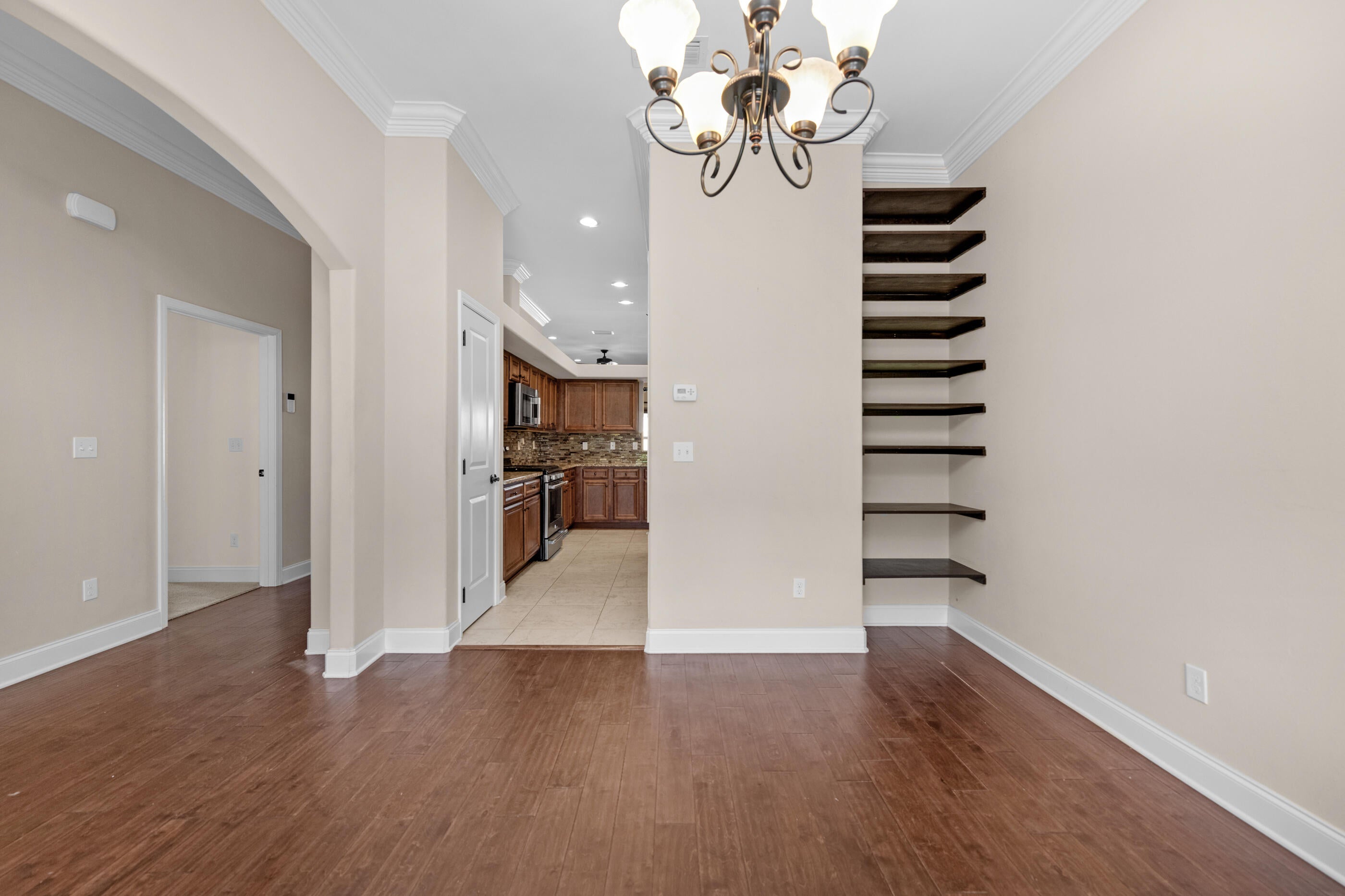 COLONIAL ESTATES - Residential