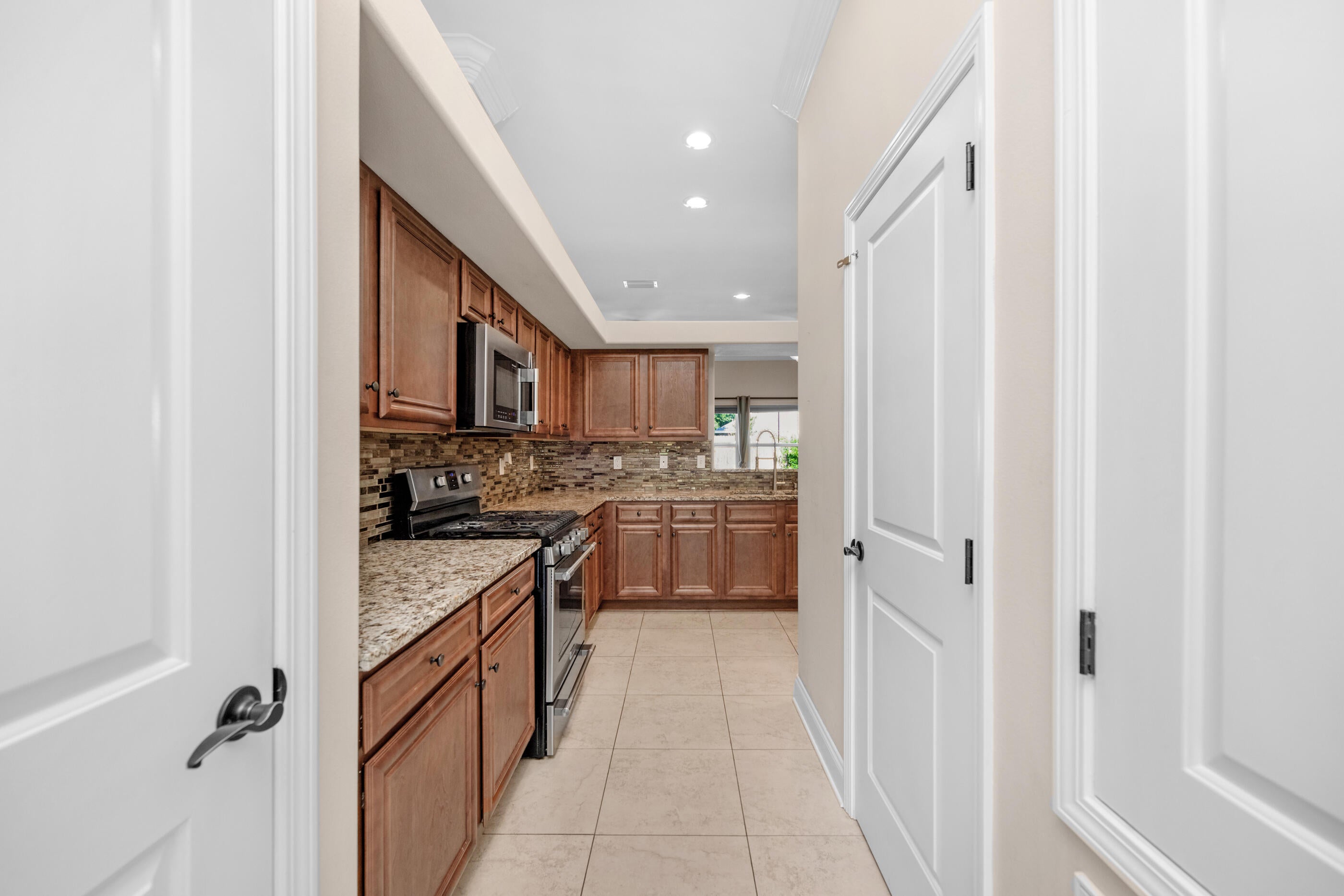 COLONIAL ESTATES - Residential