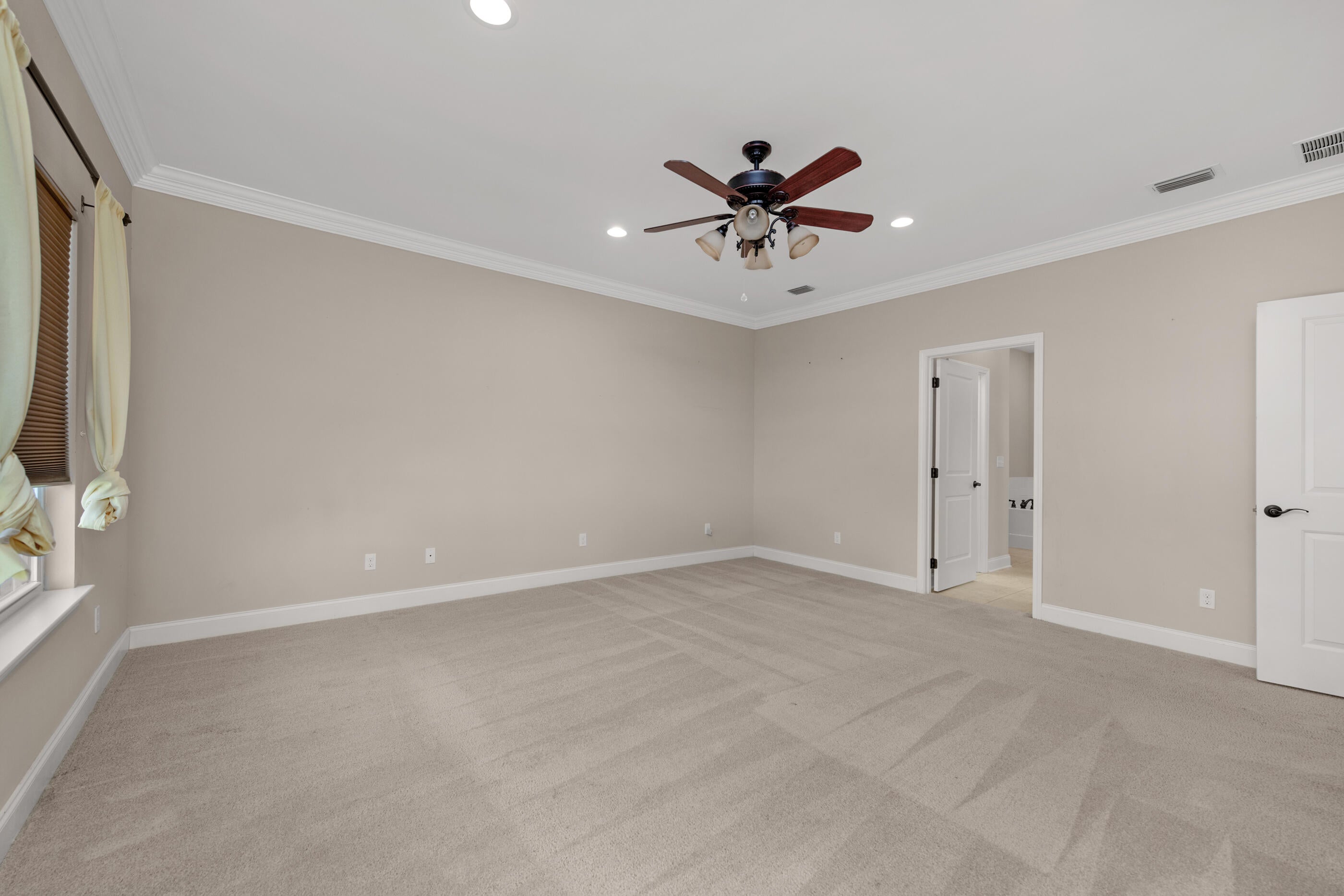 COLONIAL ESTATES - Residential