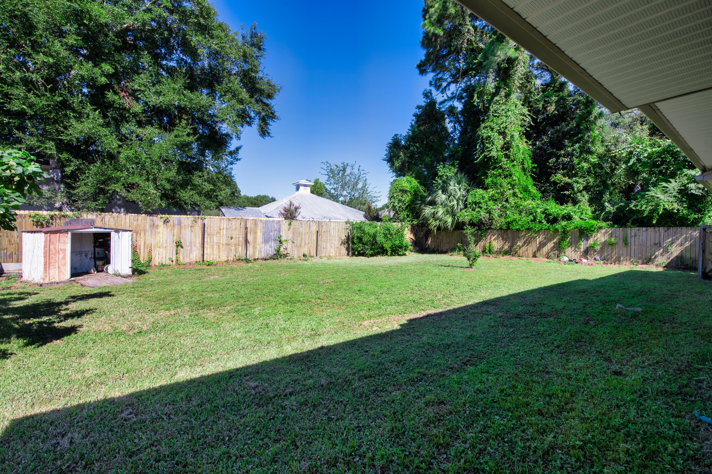 COLONIAL ESTATES - Residential