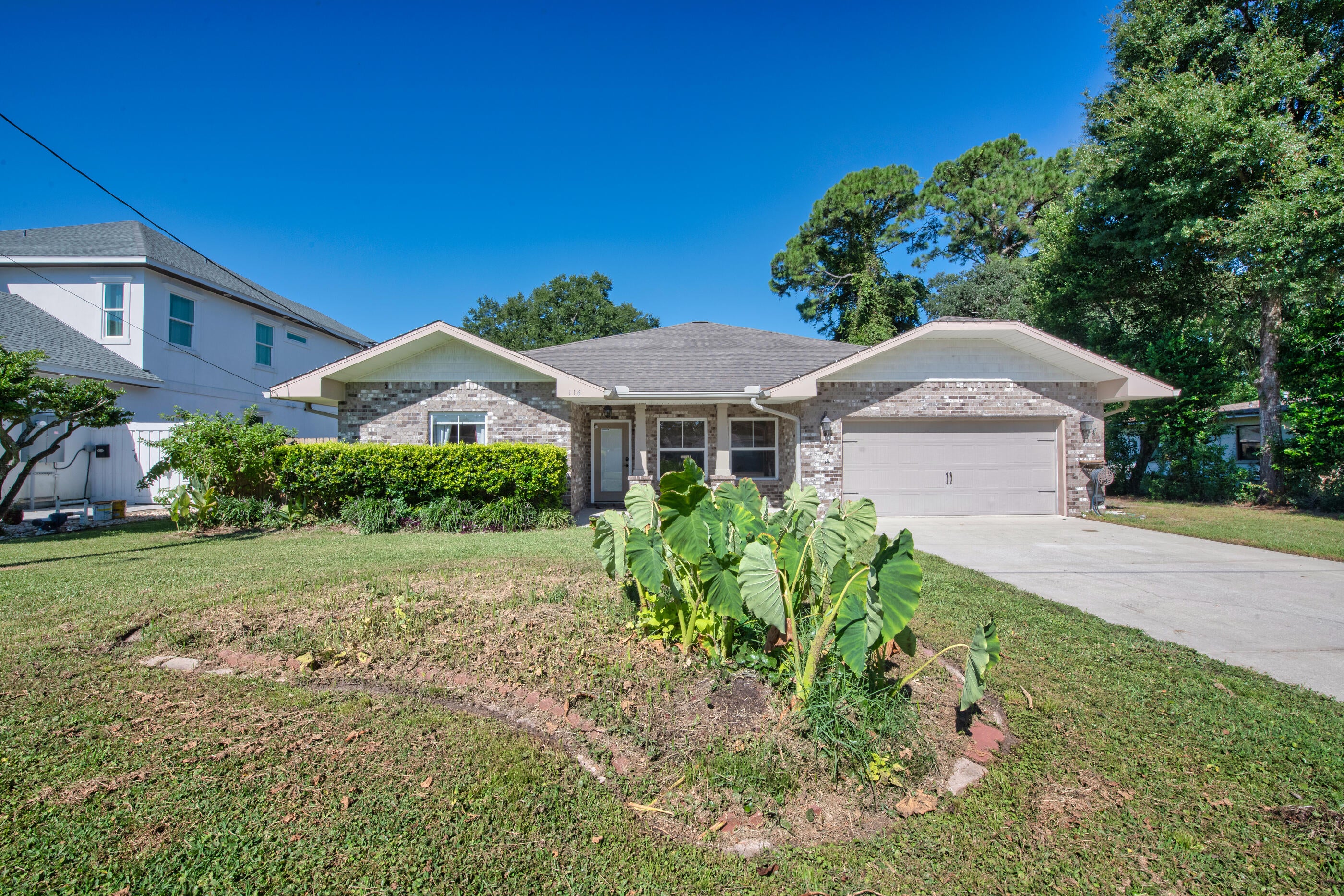 COLONIAL ESTATES - Residential