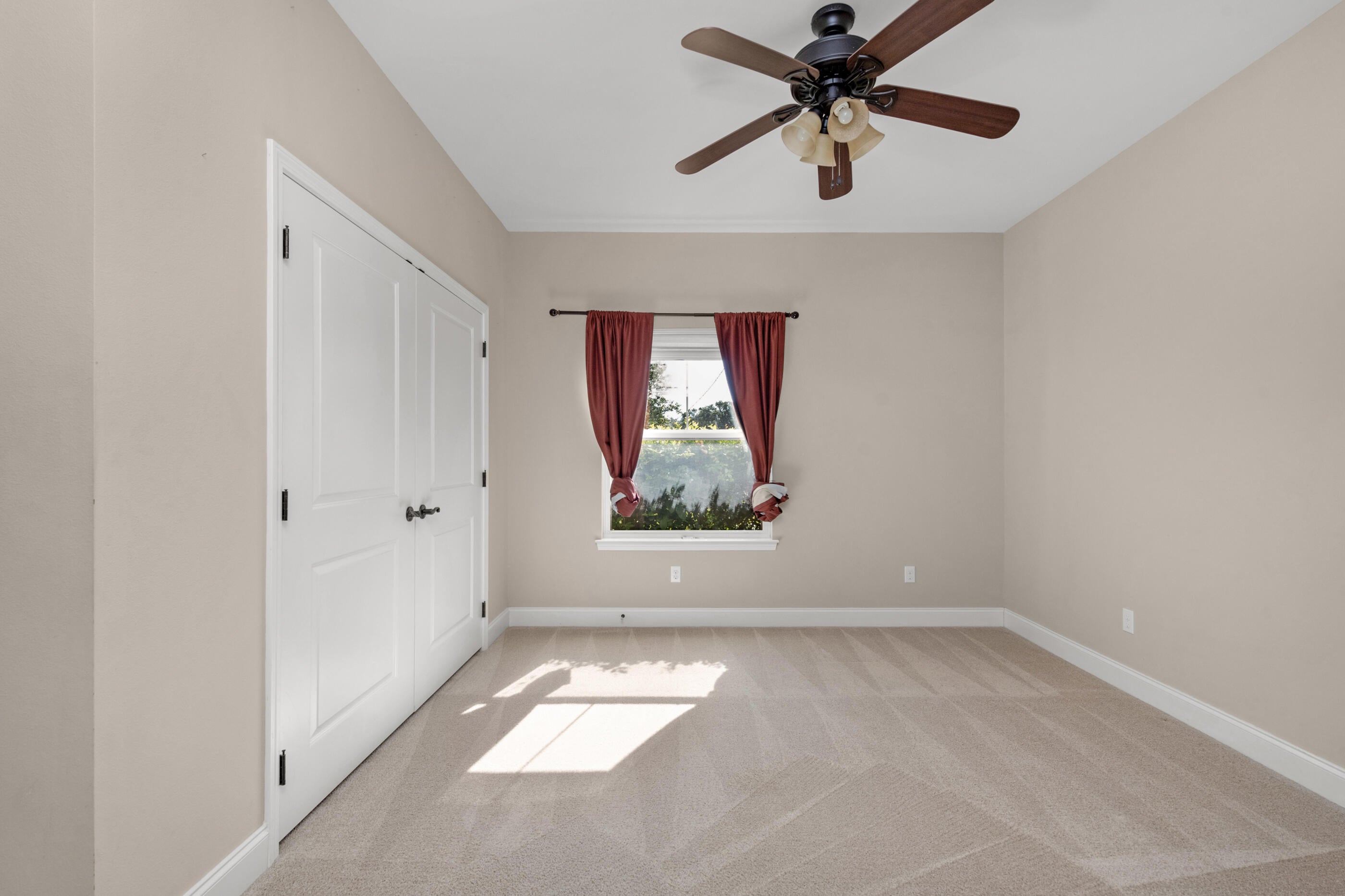 COLONIAL ESTATES - Residential