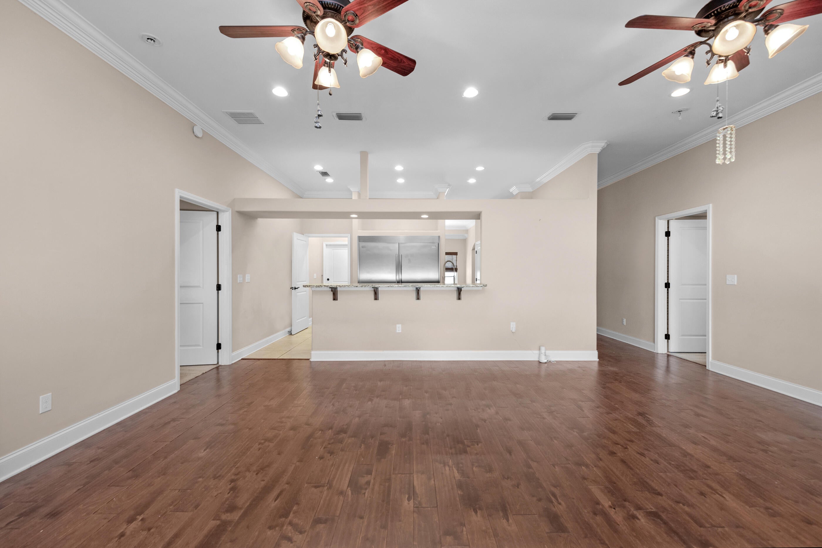 COLONIAL ESTATES - Residential