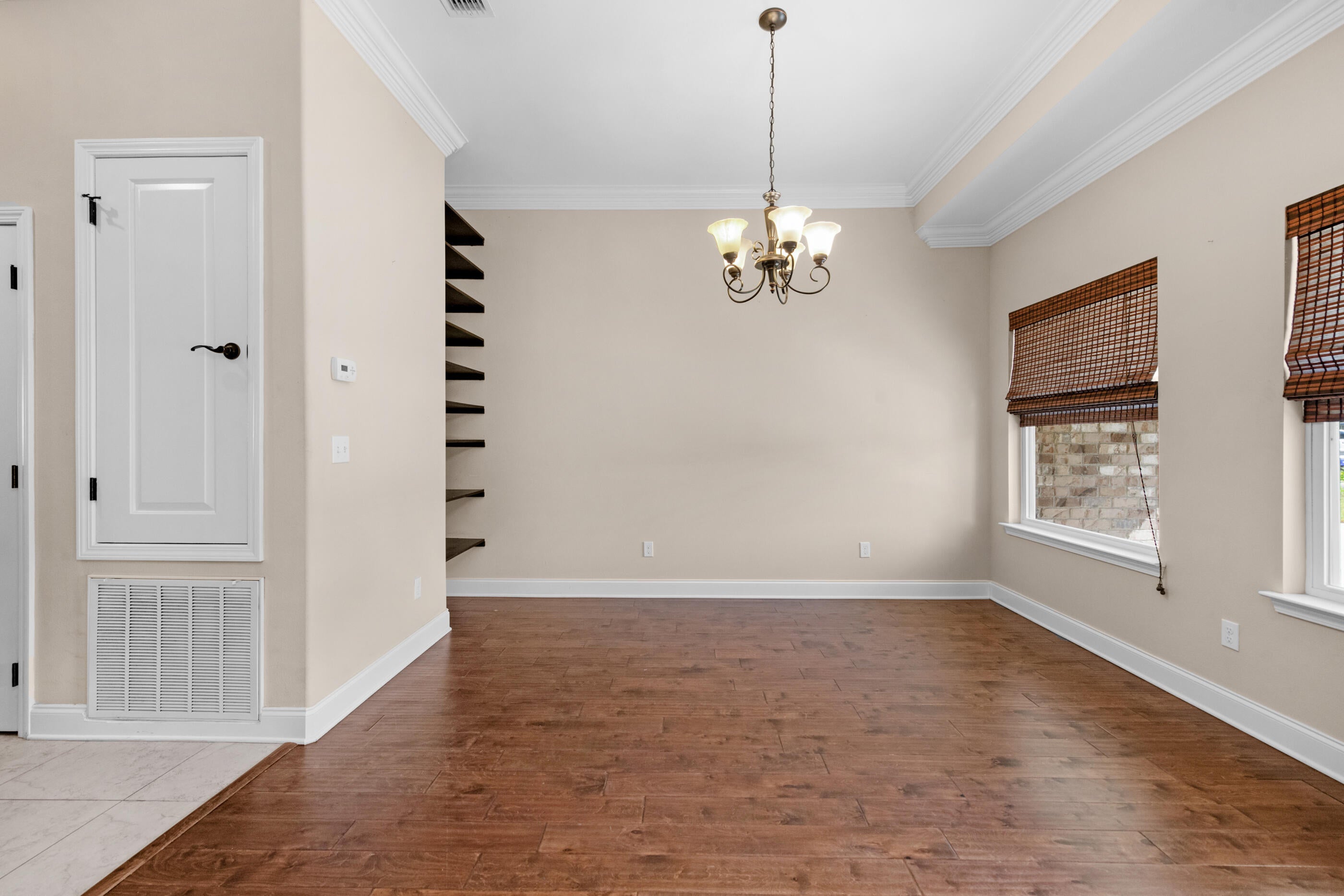 COLONIAL ESTATES - Residential