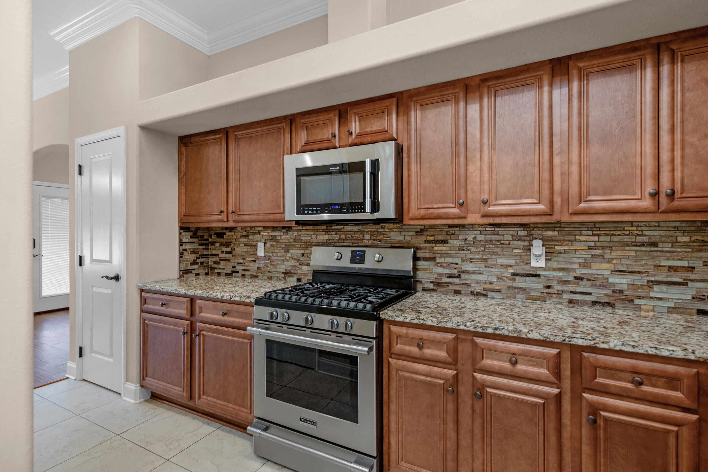 COLONIAL ESTATES - Residential