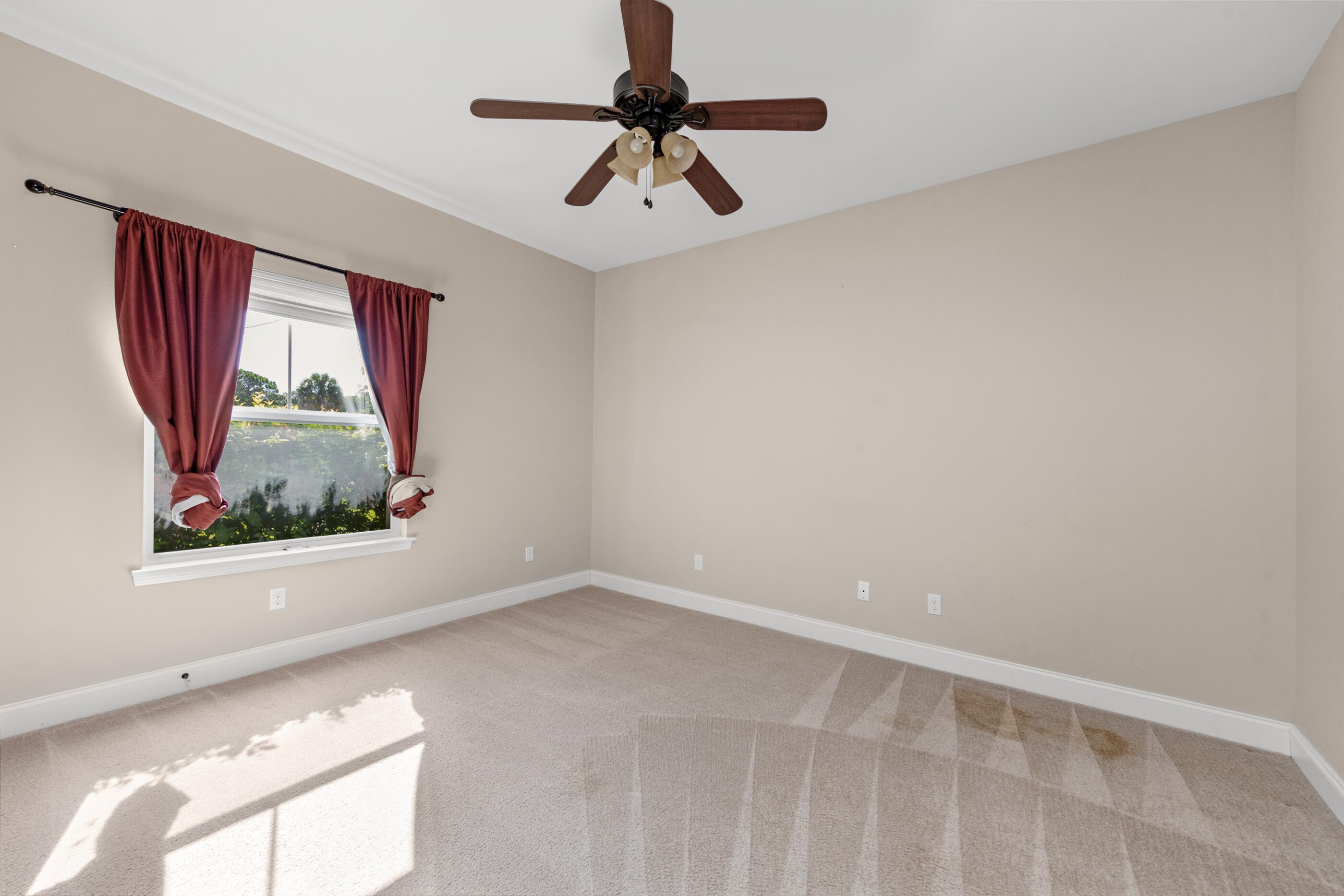 COLONIAL ESTATES - Residential