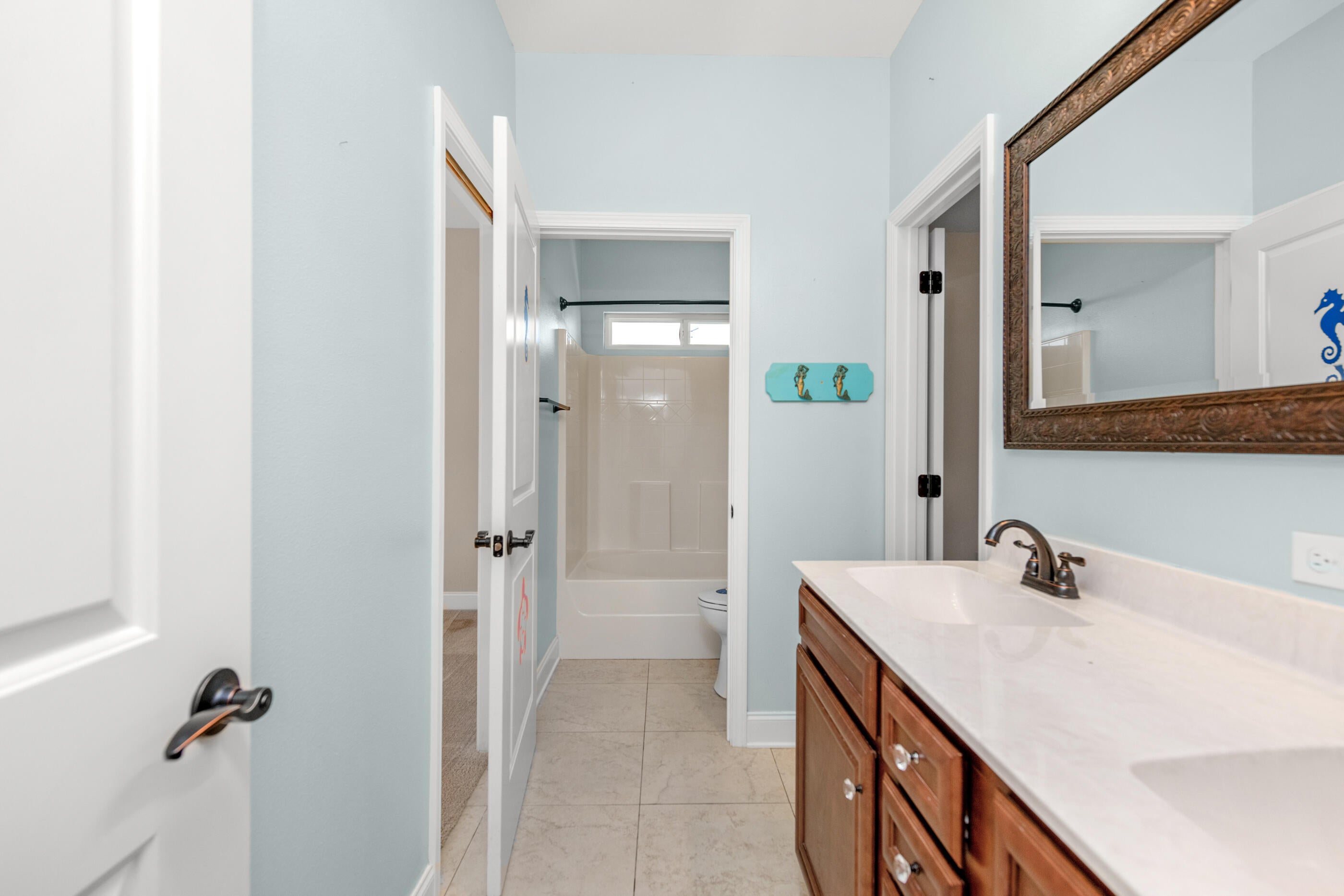 COLONIAL ESTATES - Residential