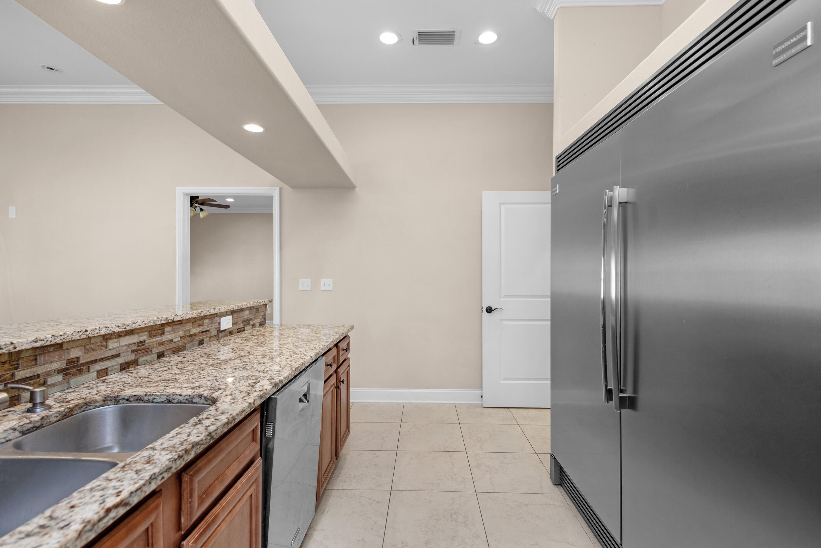 COLONIAL ESTATES - Residential
