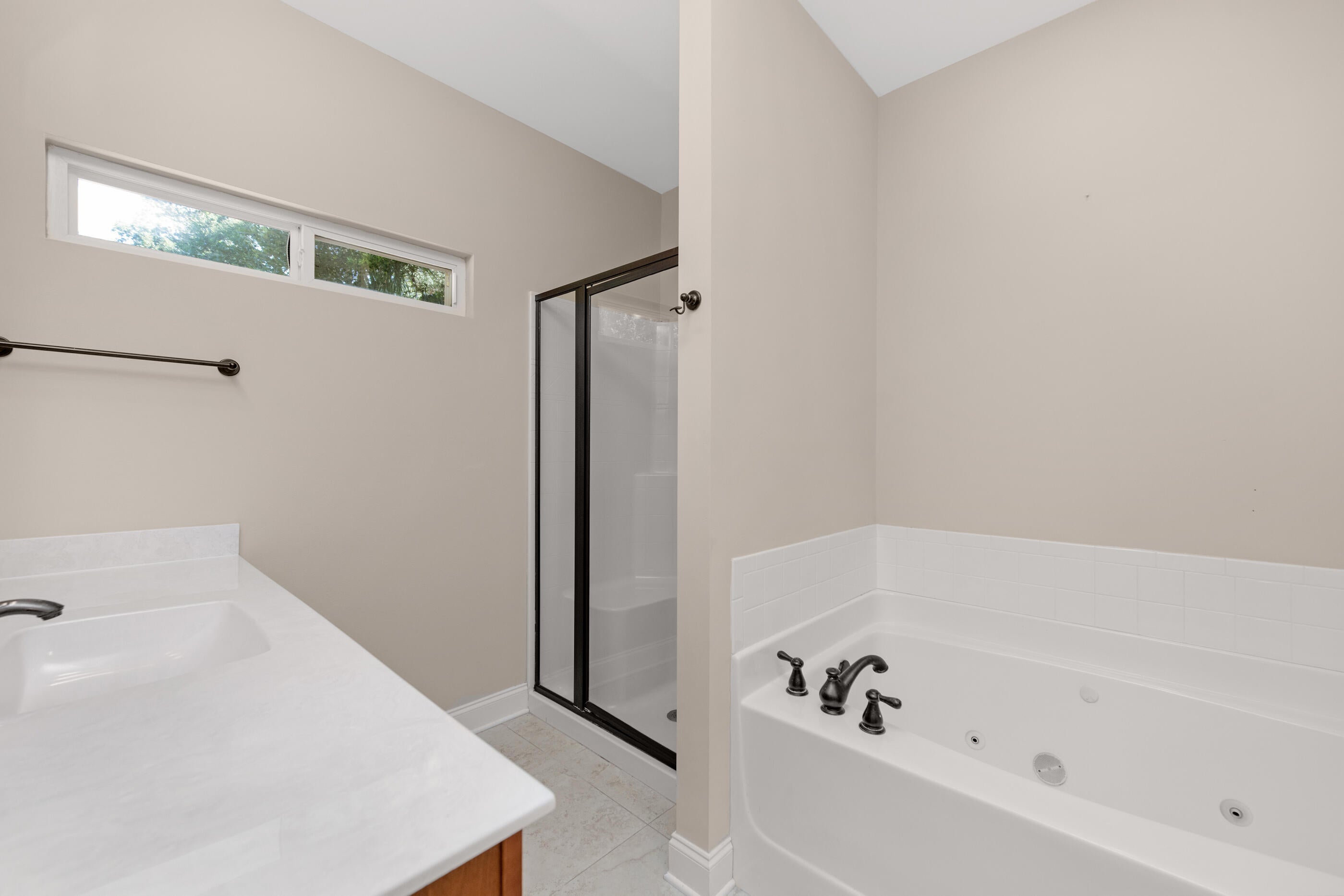 COLONIAL ESTATES - Residential
