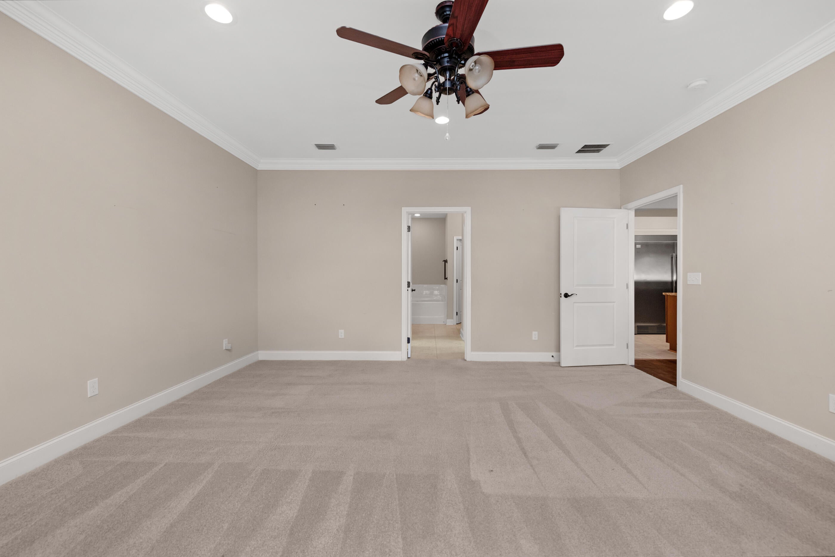 COLONIAL ESTATES - Residential