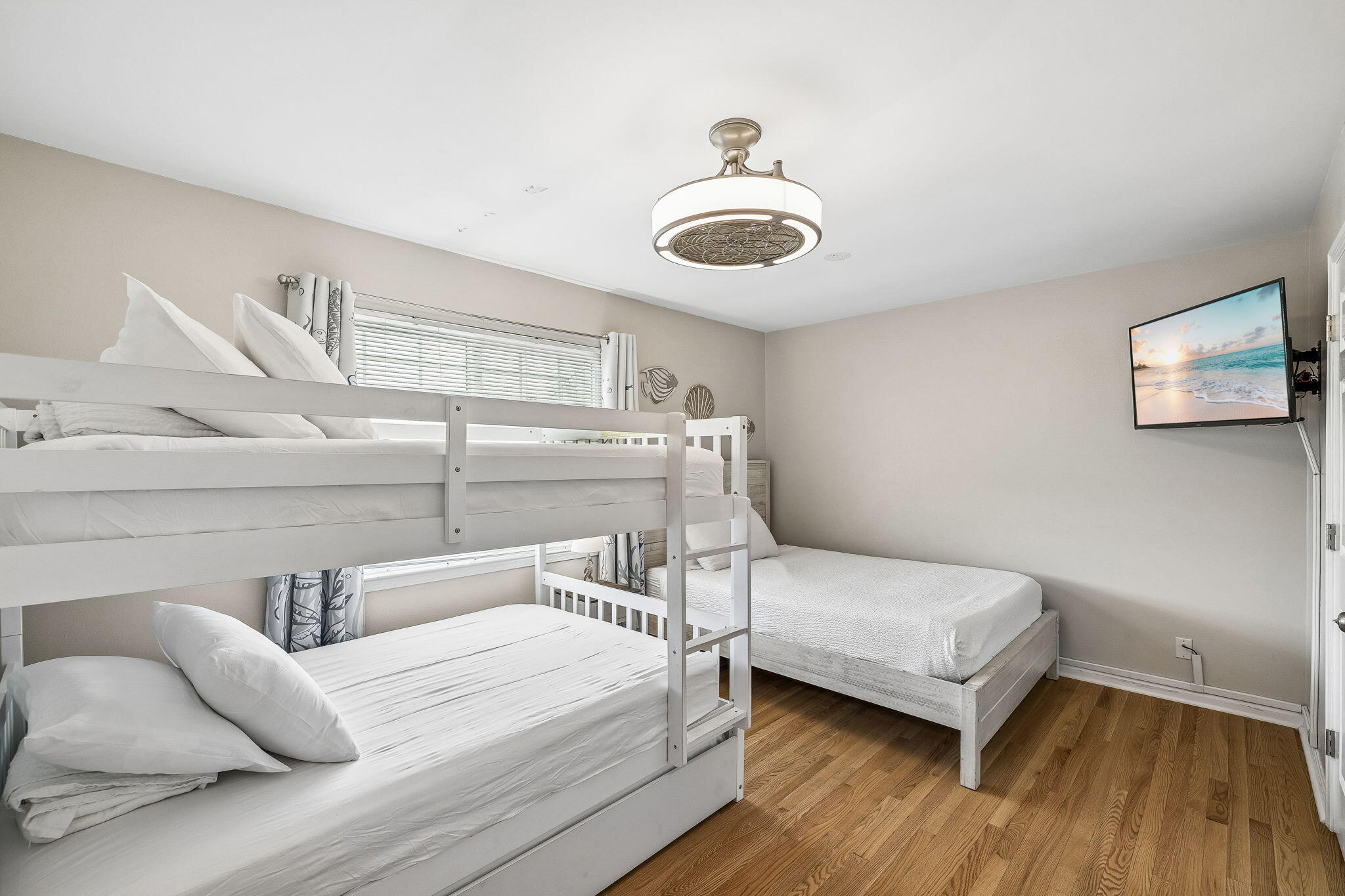 WOODLAND SHORES T/H PH 2 - Residential