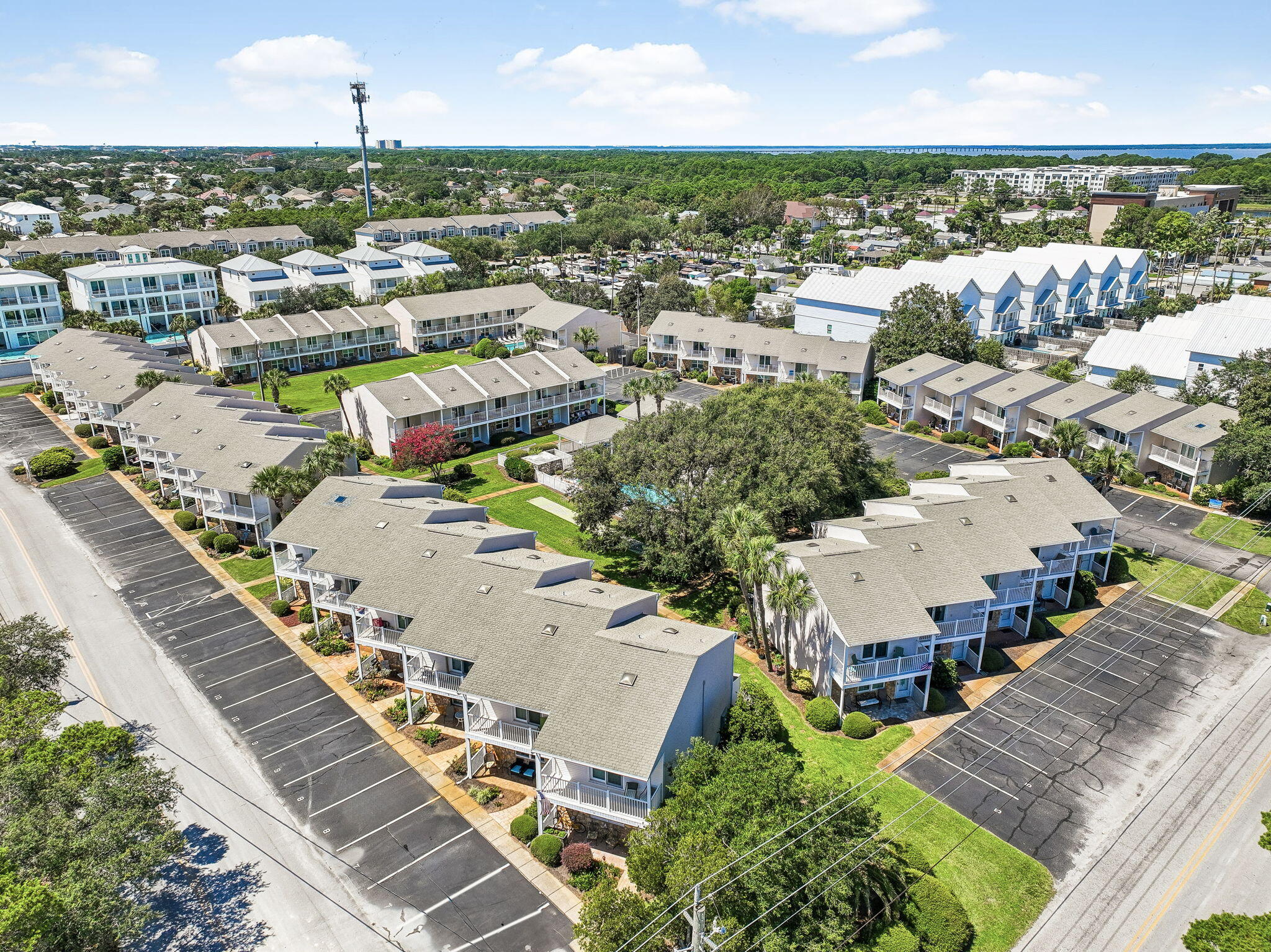 WOODLAND SHORES T/H PH 2 - Residential