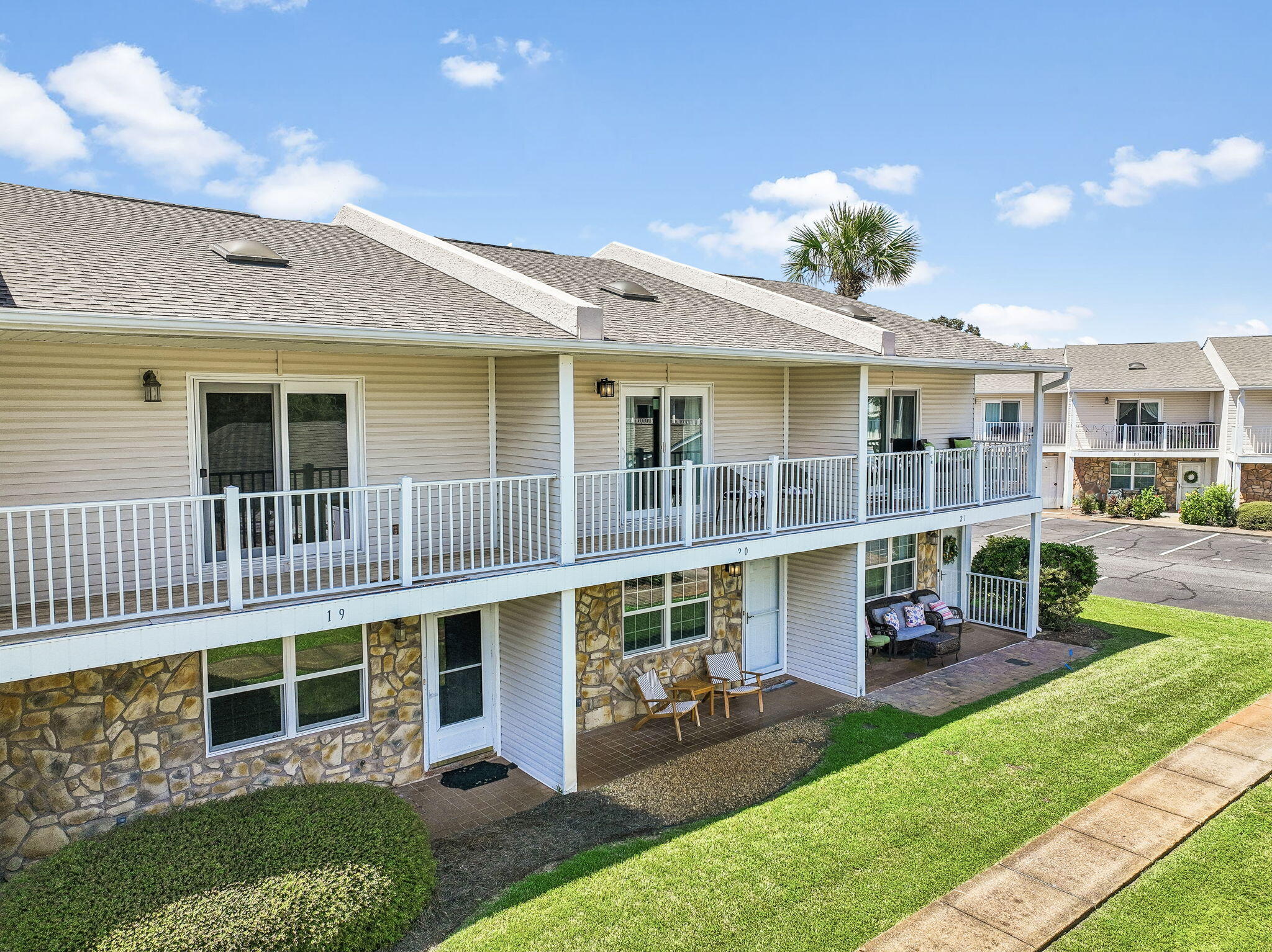 WOODLAND SHORES T/H PH 2 - Residential