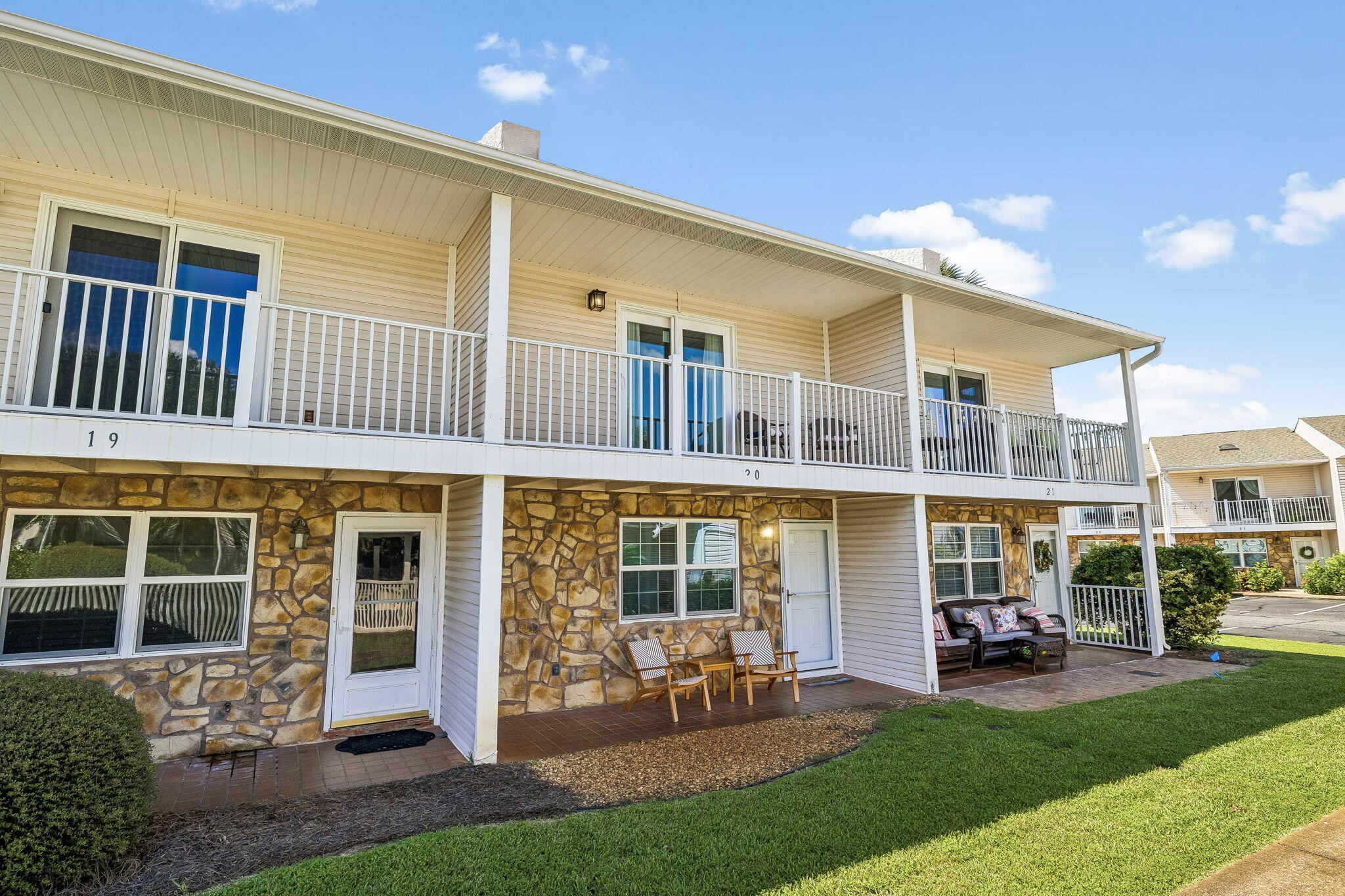 WOODLAND SHORES T/H PH 2 - Residential