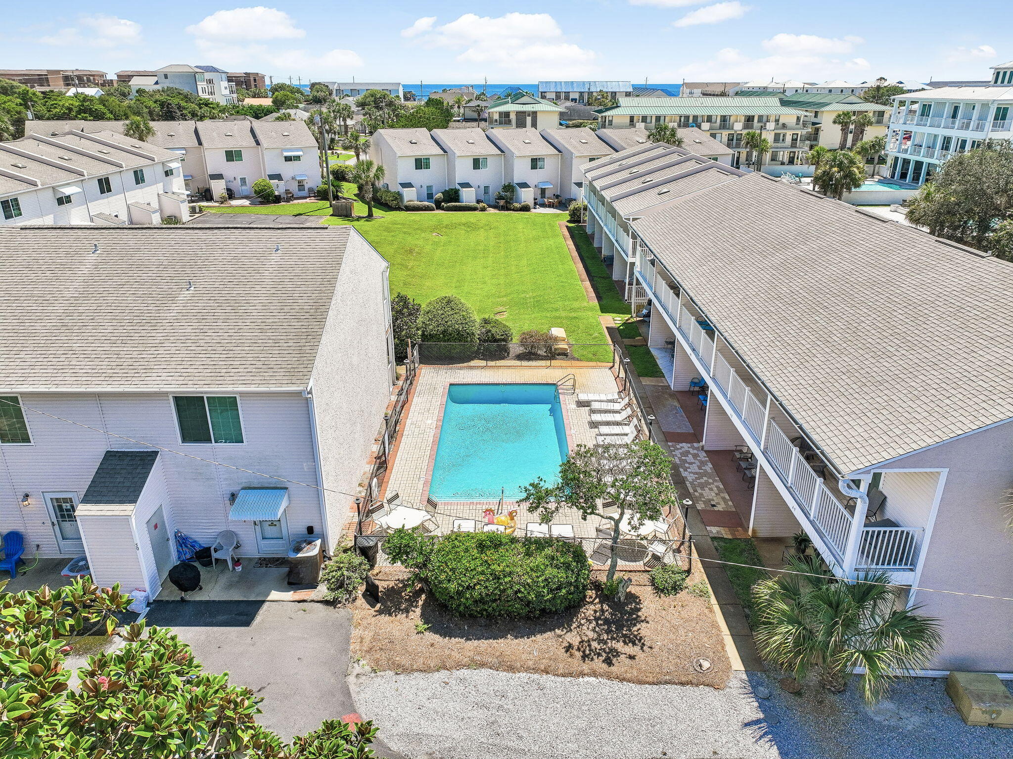 WOODLAND SHORES T/H PH 2 - Residential