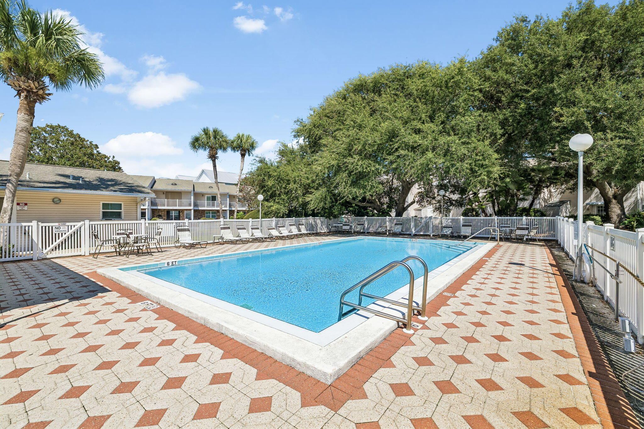 WOODLAND SHORES T/H PH 2 - Residential