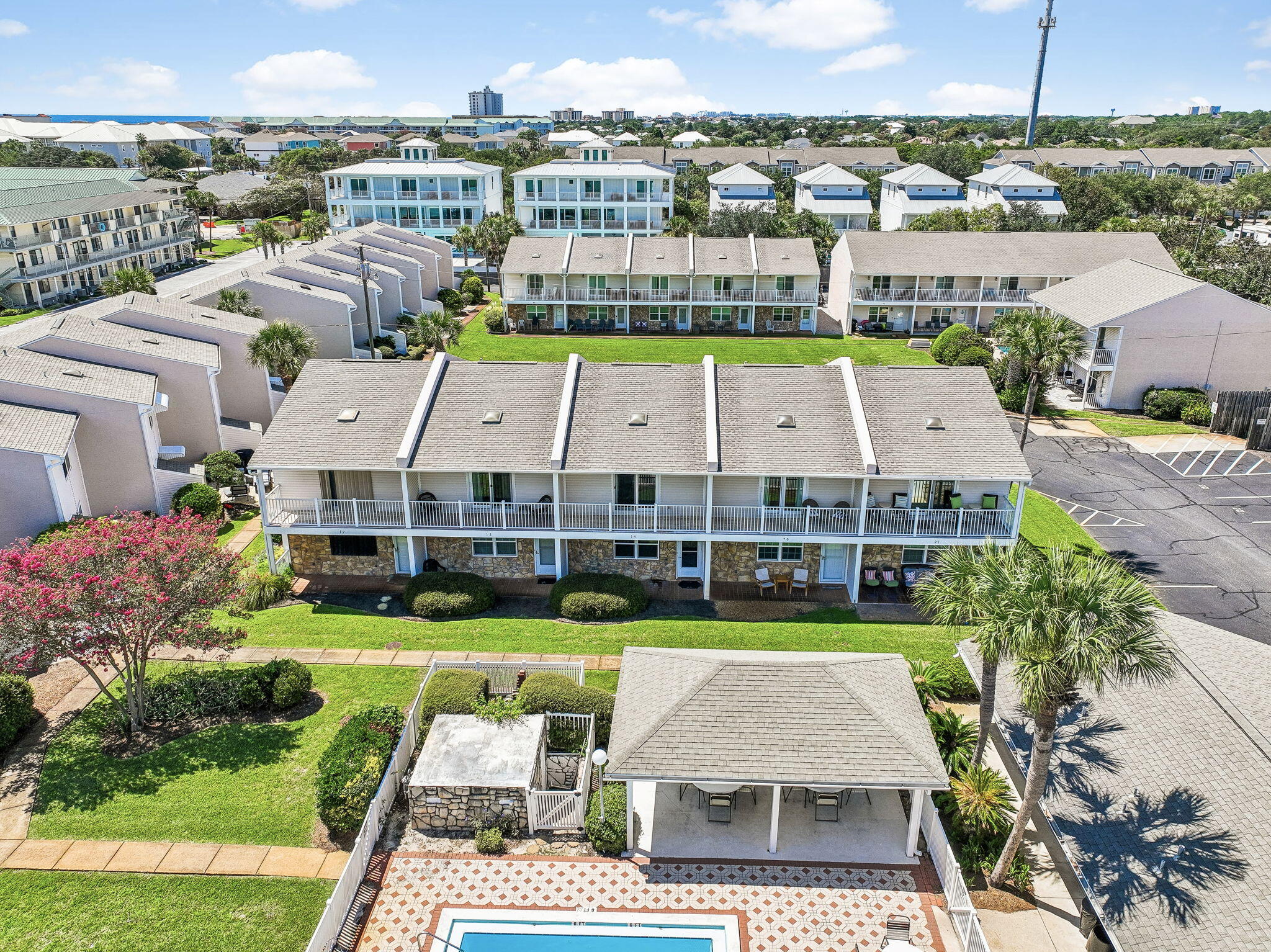 WOODLAND SHORES T/H PH 2 - Residential