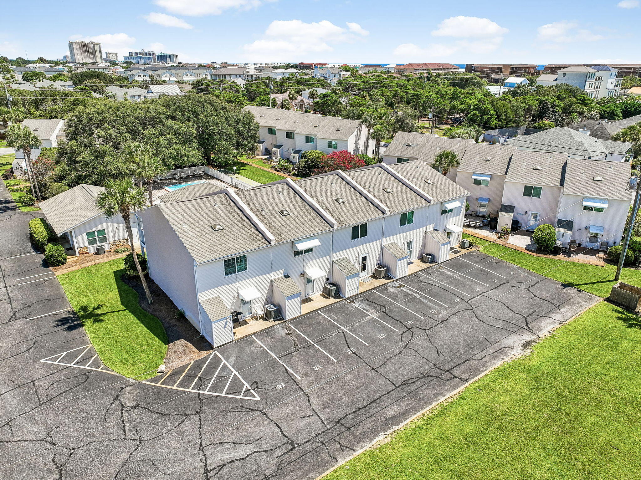 WOODLAND SHORES T/H PH 2 - Residential