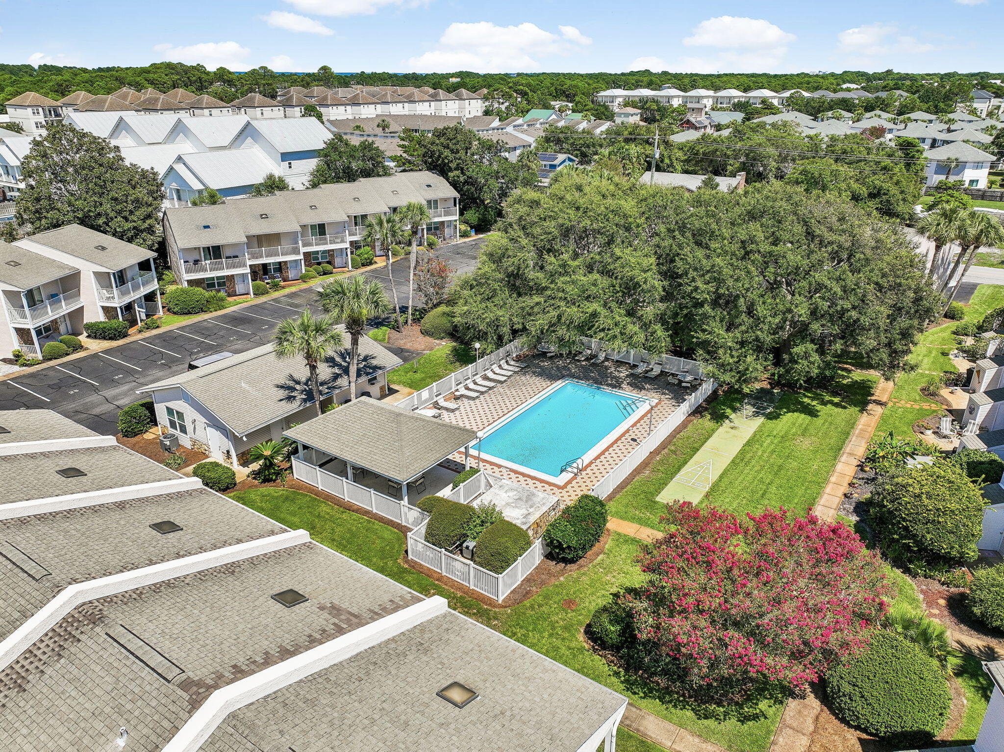 WOODLAND SHORES T/H PH 2 - Residential