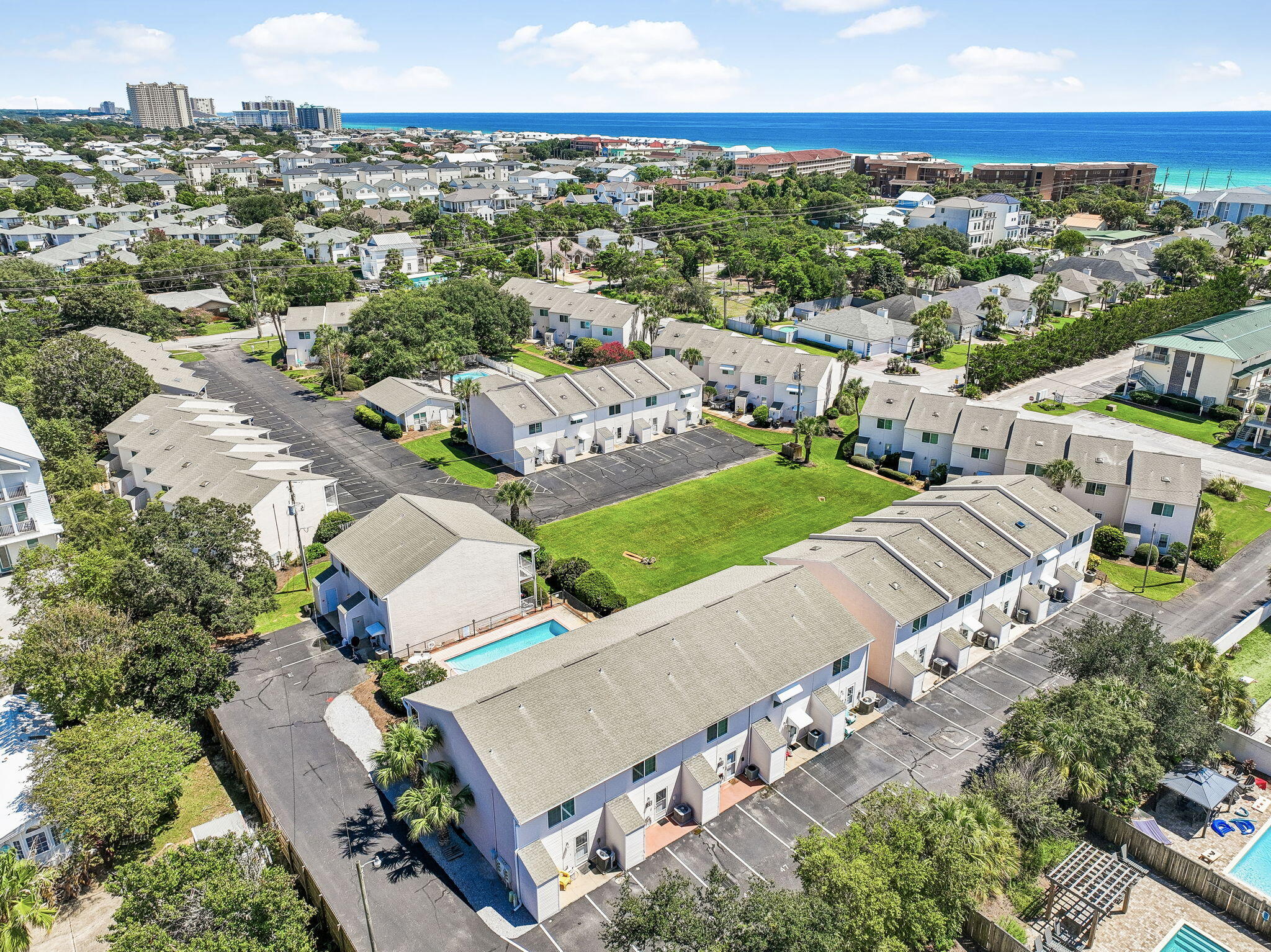 WOODLAND SHORES T/H PH 2 - Residential