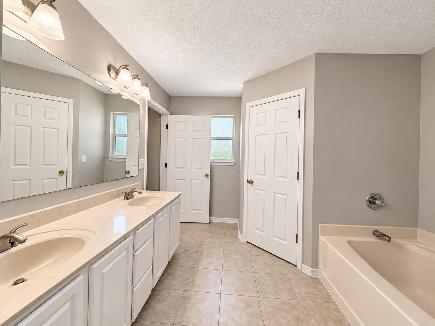 COUNTRYVIEW ESTATES 10TH ADDN - Residential