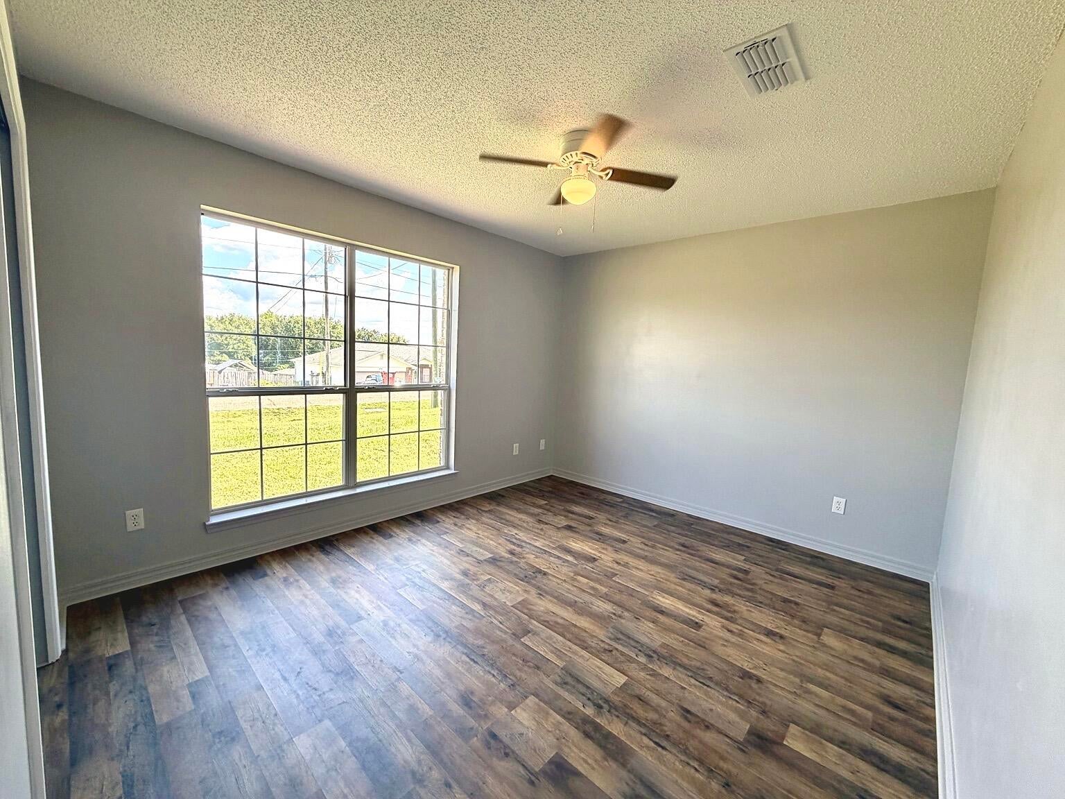 COUNTRYVIEW ESTATES 10TH ADDN - Residential