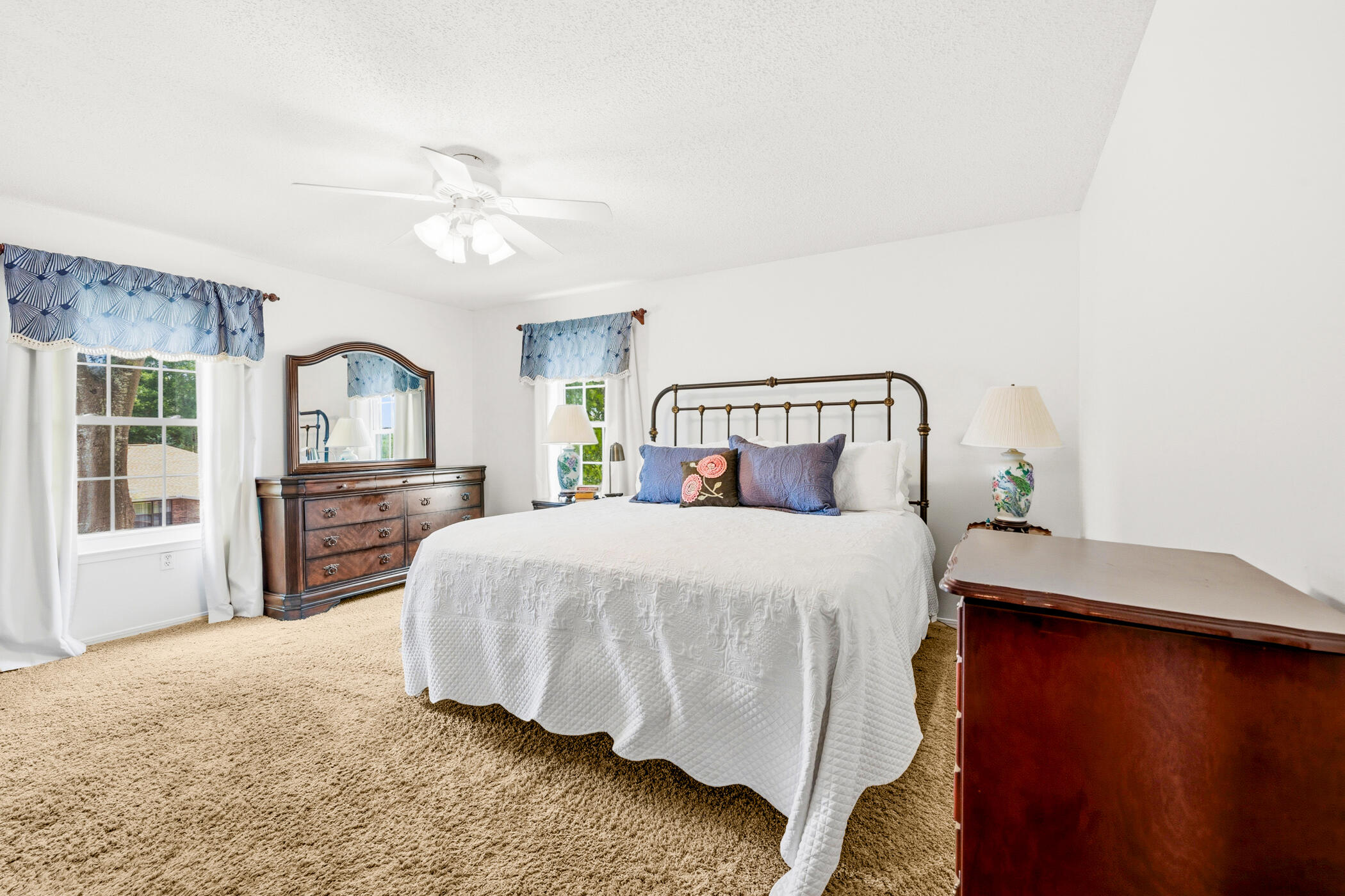 LAKESIDE EAST - Residential