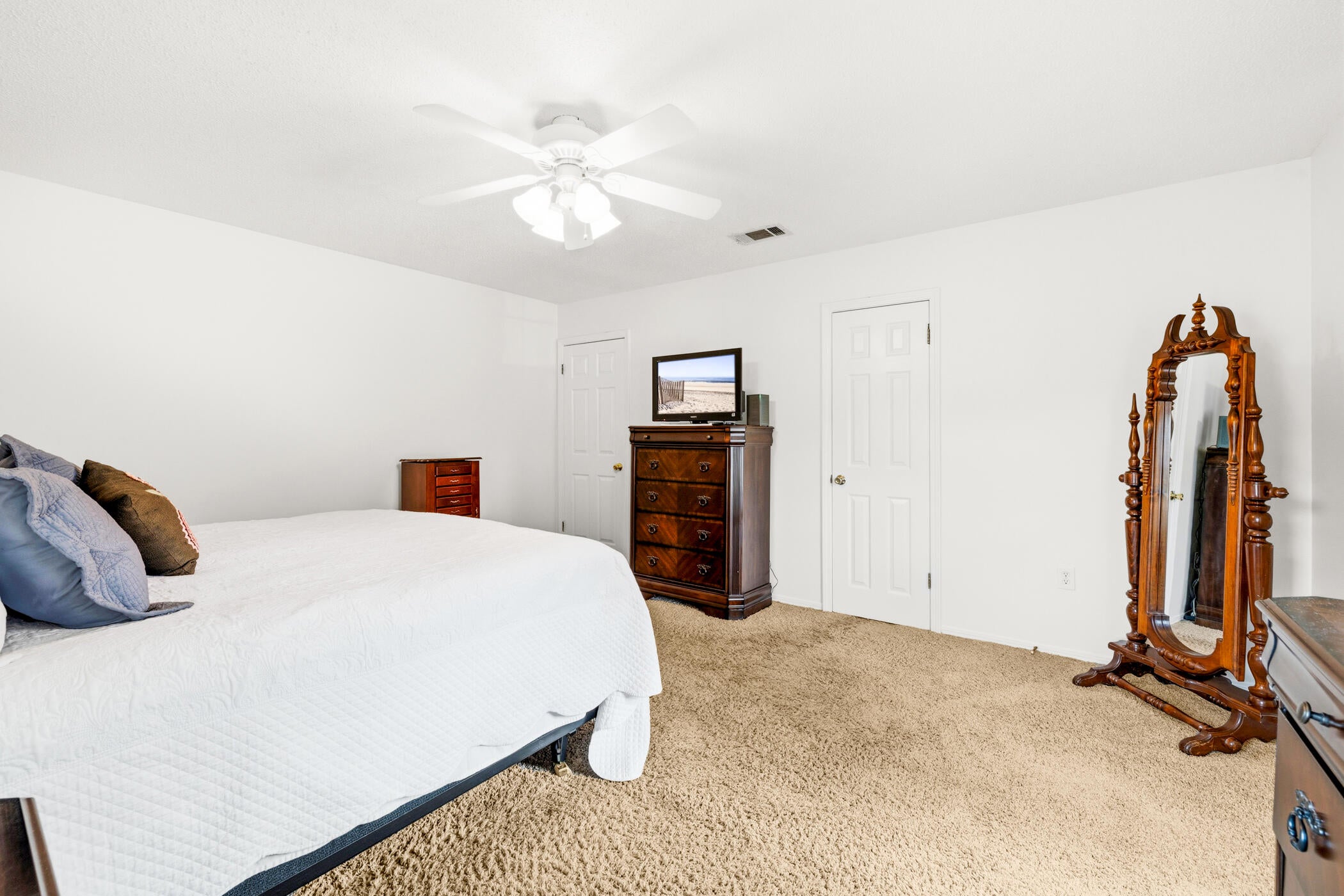 LAKESIDE EAST - Residential