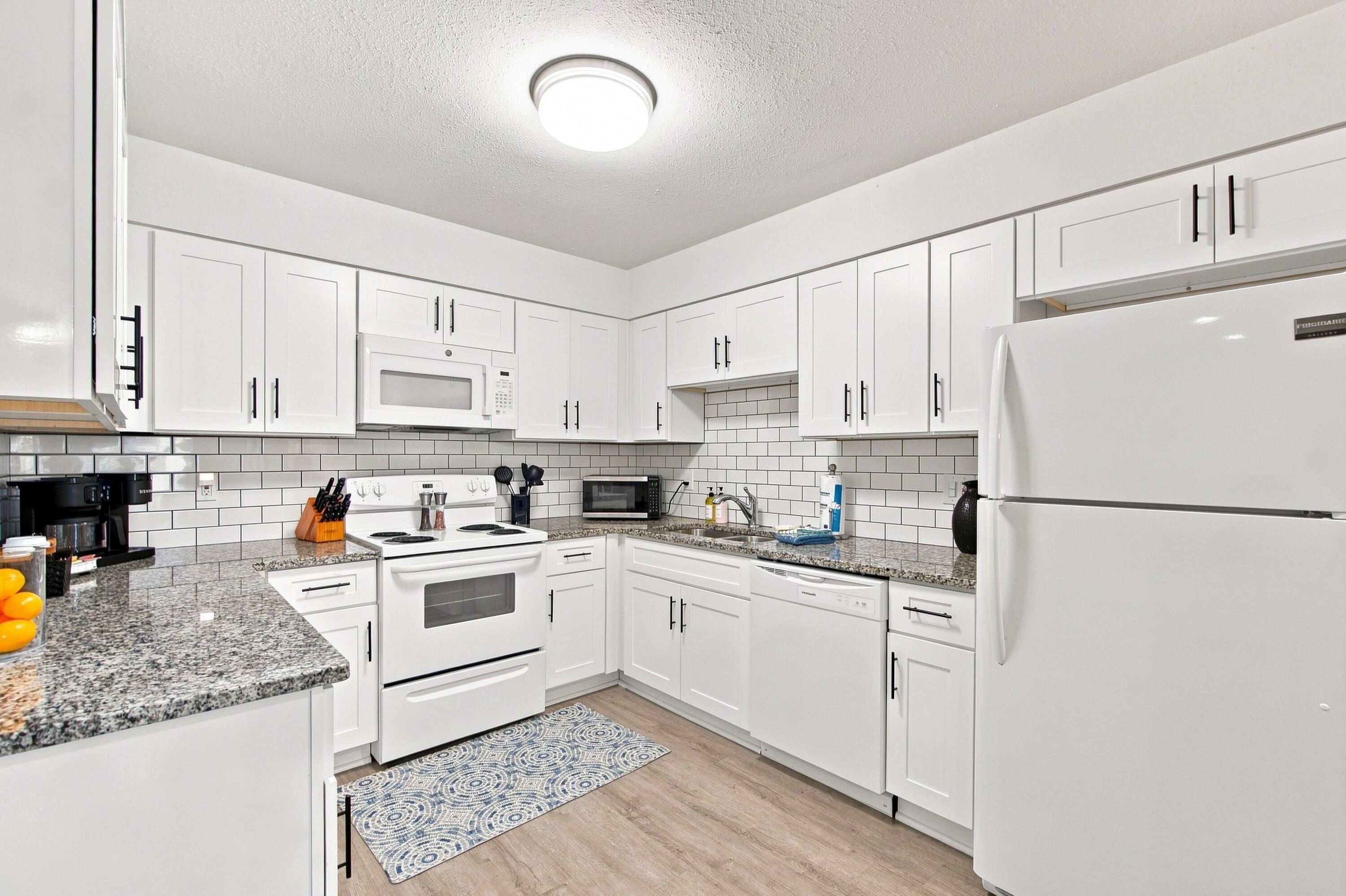 WOODHAM MANOR 2ND ADDN - Residential