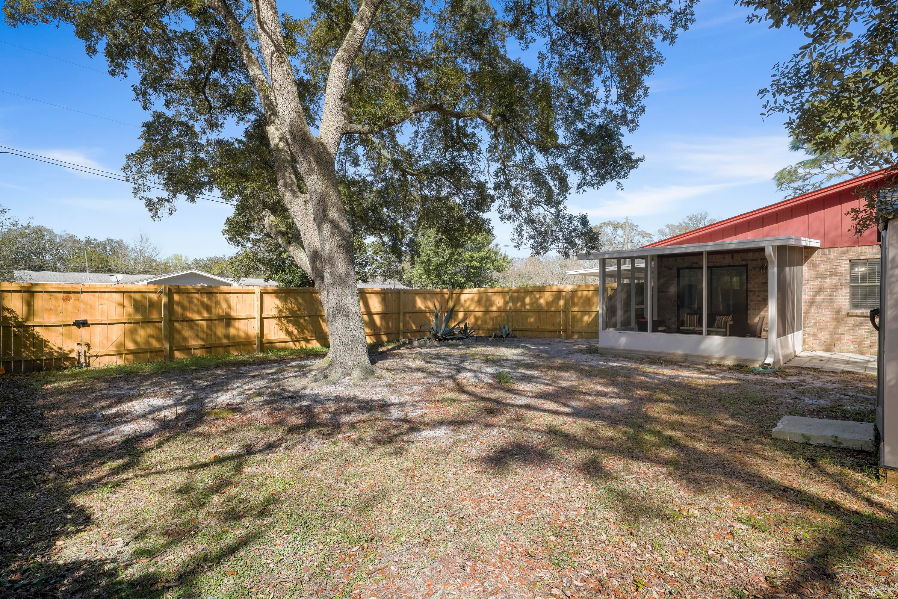 WOODHAM MANOR 2ND ADDN - Residential
