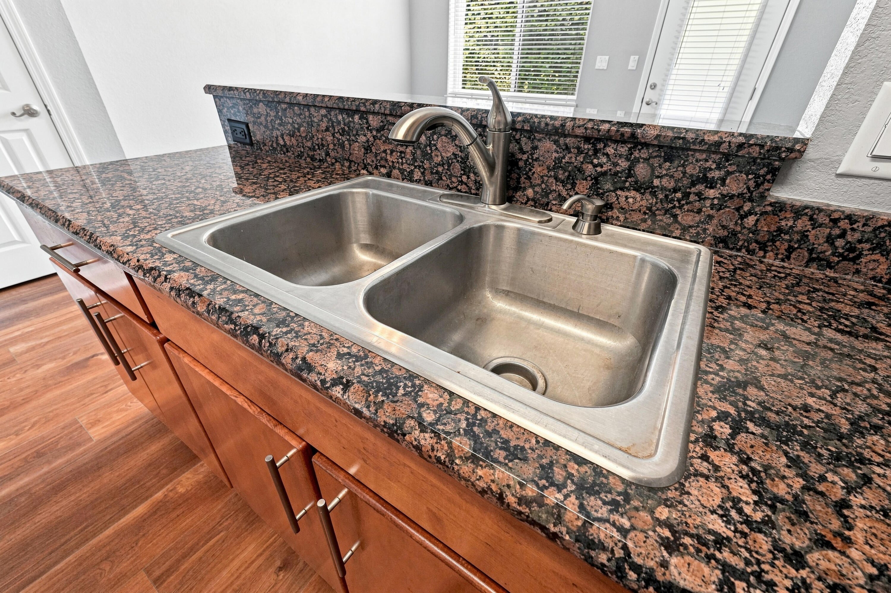 JEAN-LEA - Residential Lease