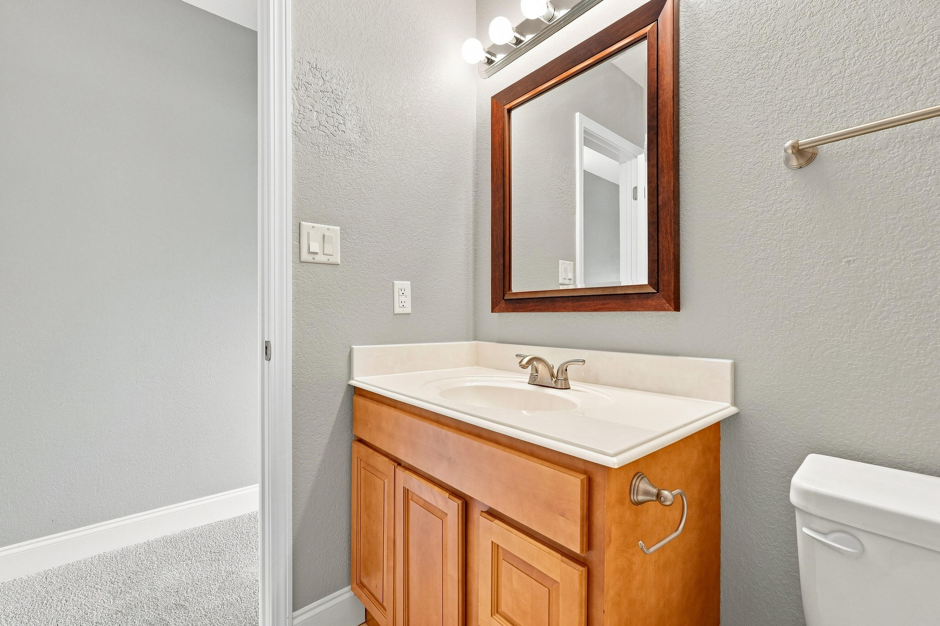 JEAN-LEA - Residential Lease