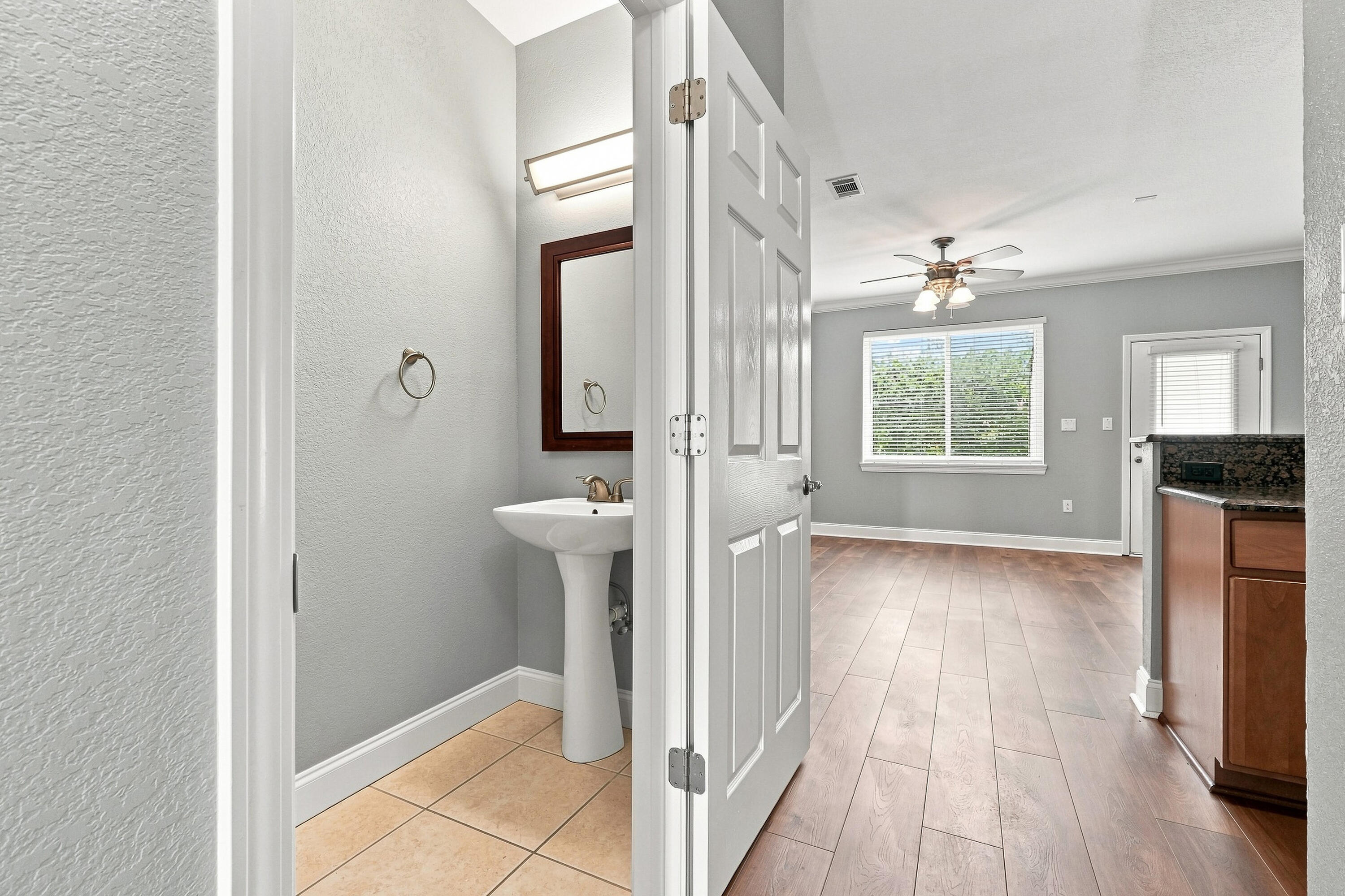 JEAN-LEA - Residential Lease